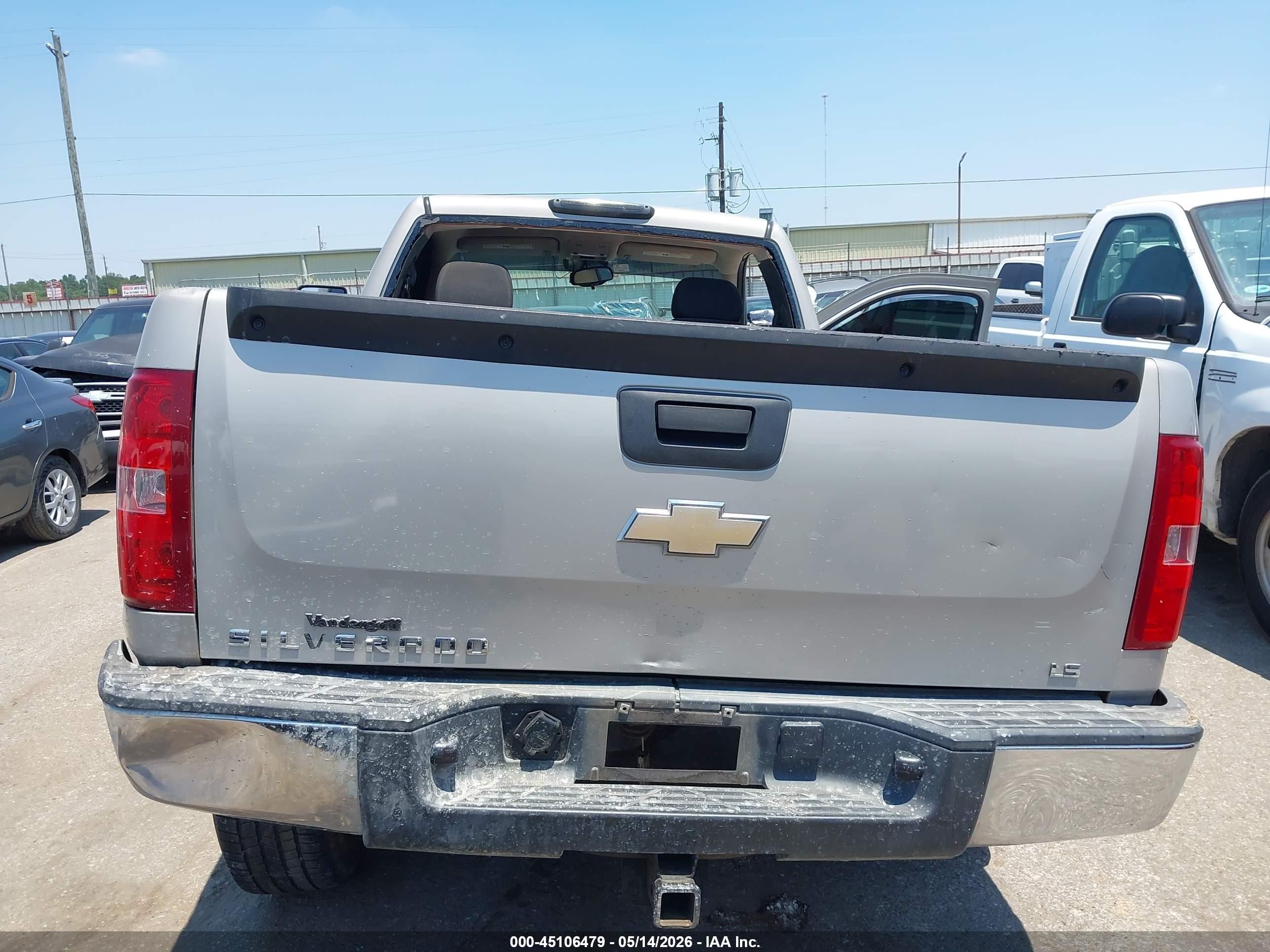 2008 Chevrolet Silverado 1500 Work Truck Silver vin: 1GCEC14X18Z264927
