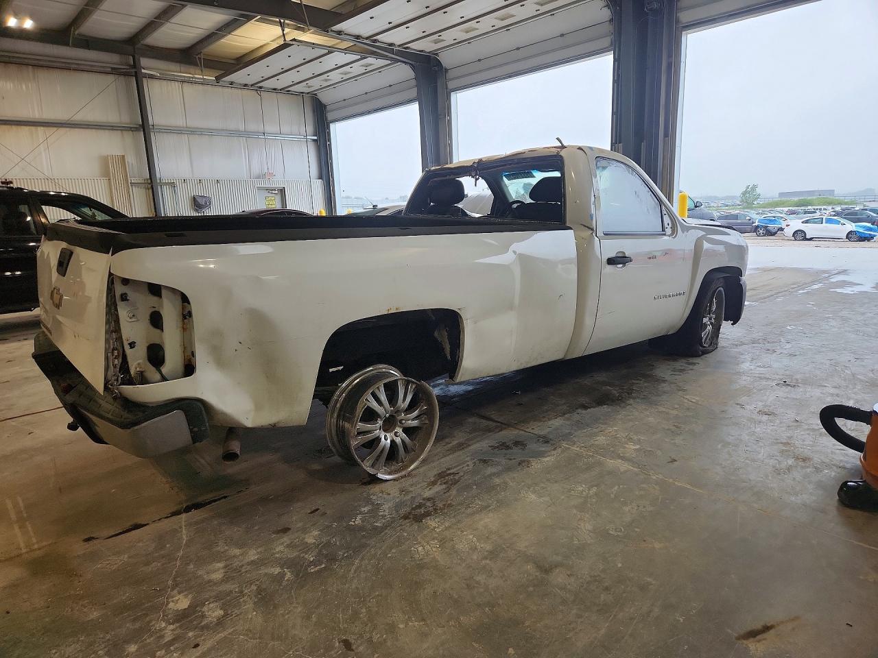 2008 Chevrolet Silverado C1500 White vin: 1GCEC14X18Z302754