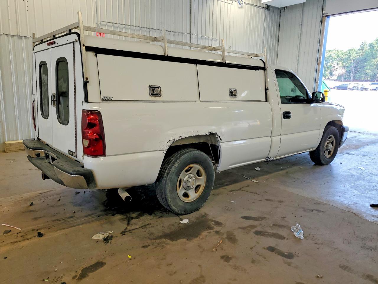 2003 Chevrolet Silverado C1500 White vin: 1GCEC14X23Z214319