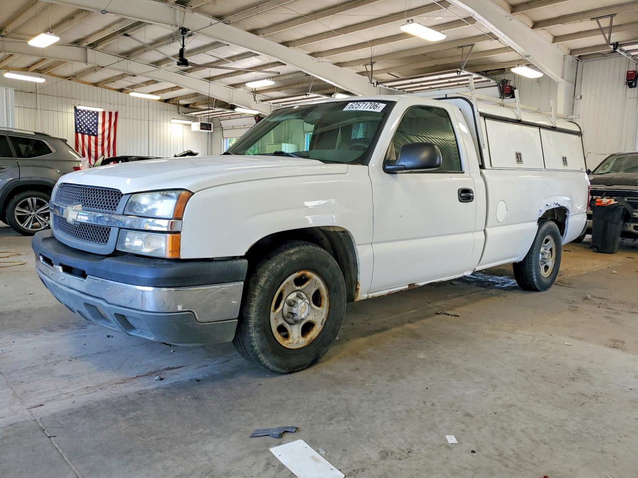 2003 Chevrolet Silverado C1500 Белый vin: 1GCEC14X23Z214319