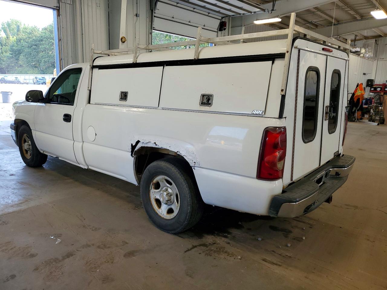2003 Chevrolet Silverado C1500 White vin: 1GCEC14X23Z214319