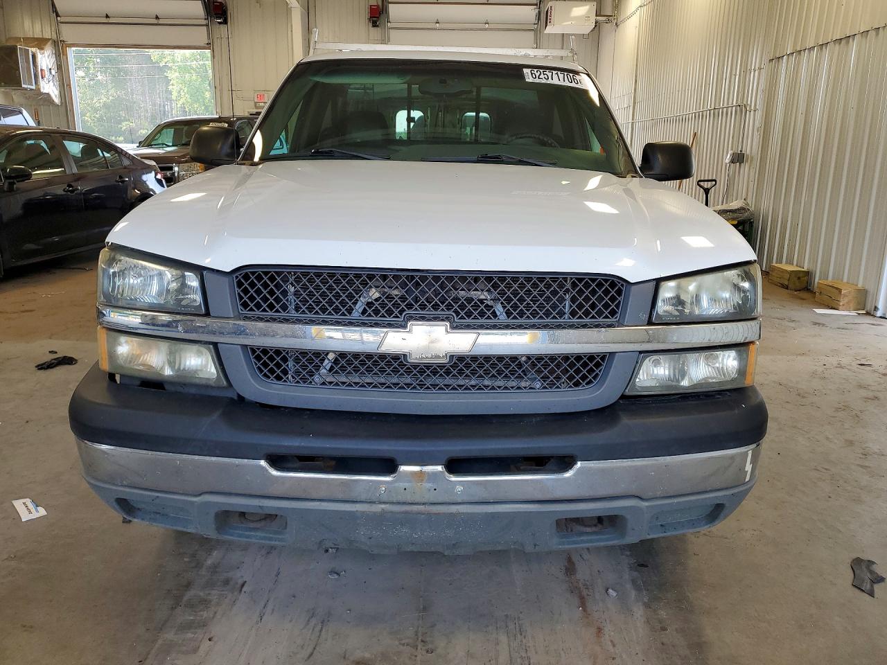 2003 Chevrolet Silverado C1500 White vin: 1GCEC14X23Z214319