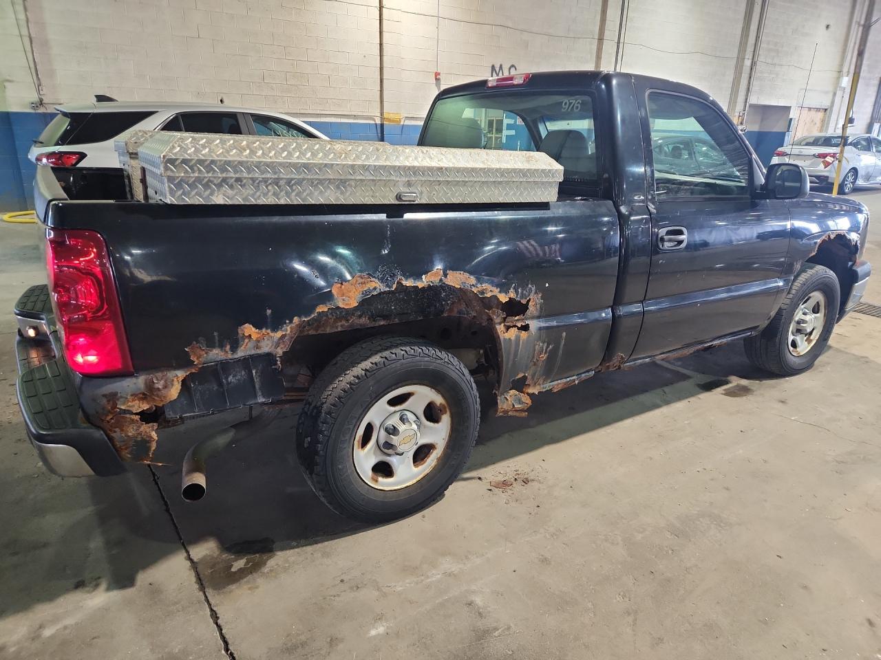 2003 Chevrolet Silverado C1500 Green vin: 1GCEC14X23Z275010 Damage: Right Cab Side, Rust, 3 To 4 Inches