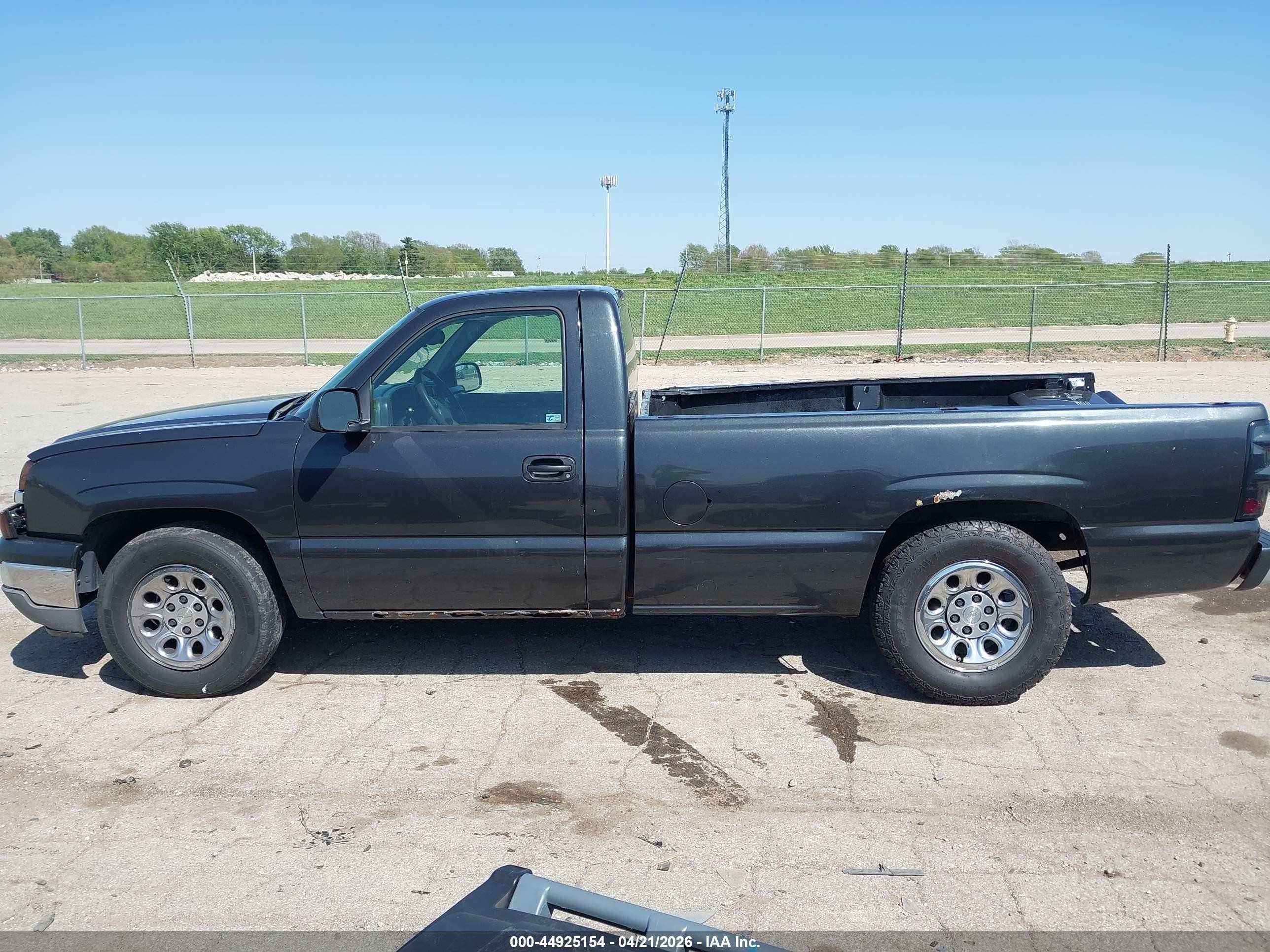 2005 Chevrolet Silverado 1500 Work Truck Black vin: 1GCEC14X25Z174228