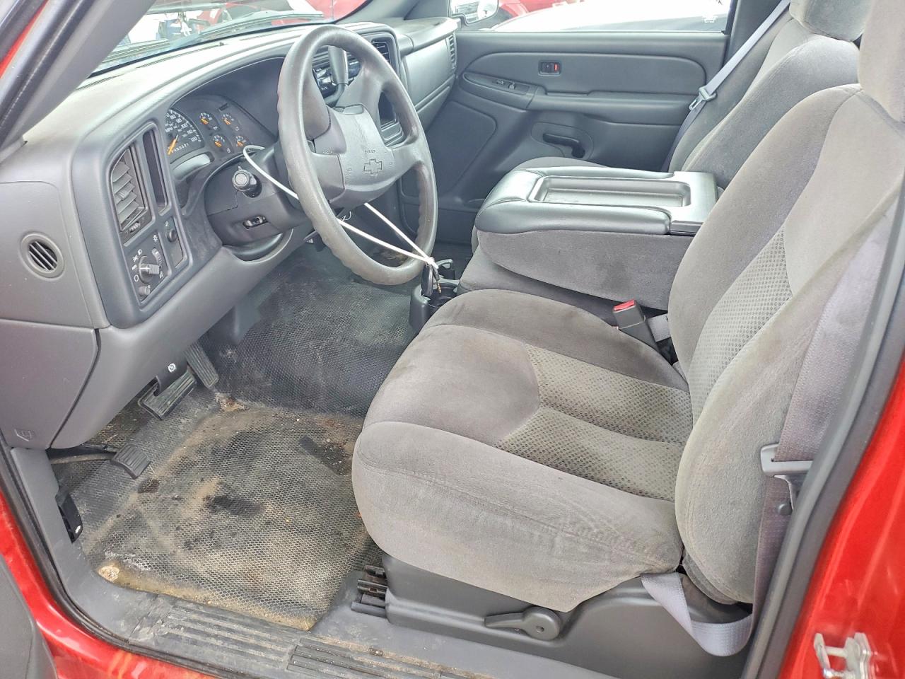 2006 Chevrolet Silverado C1500 Red vin: 1GCEC14X26Z288425