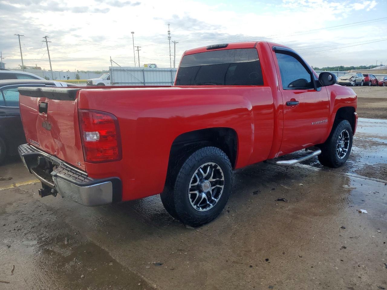 2008 Chevrolet Silverado C1500 Red vin: 1GCEC14X28Z198422