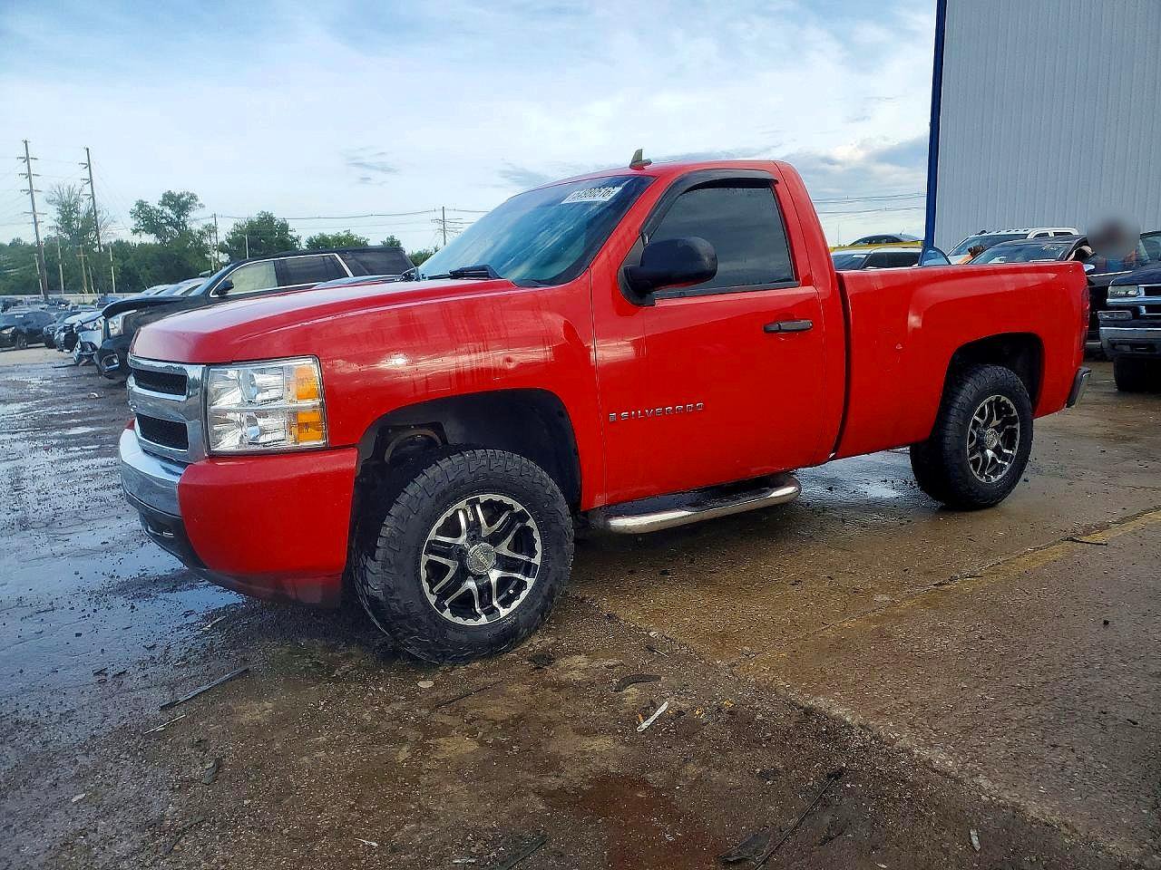 2008 Chevrolet Silverado C1500 Red vin: 1GCEC14X28Z198422