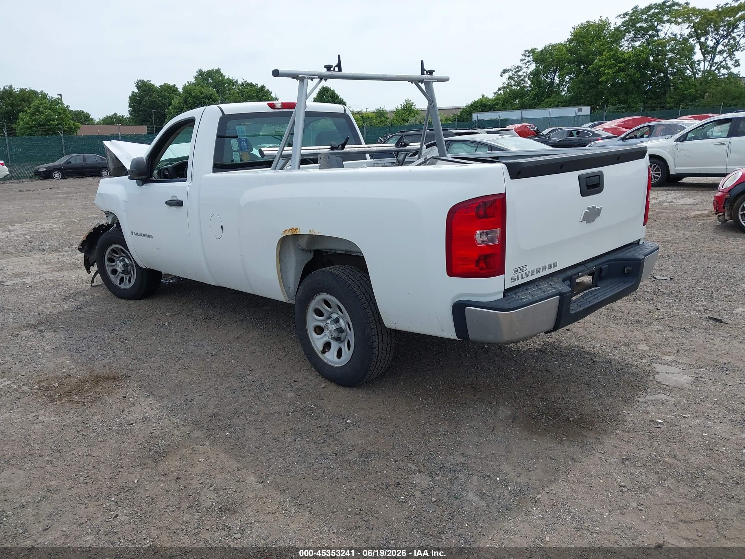 2008 Chevrolet Silverado 1500 Work Truck White vin: 1GCEC14X28Z321524