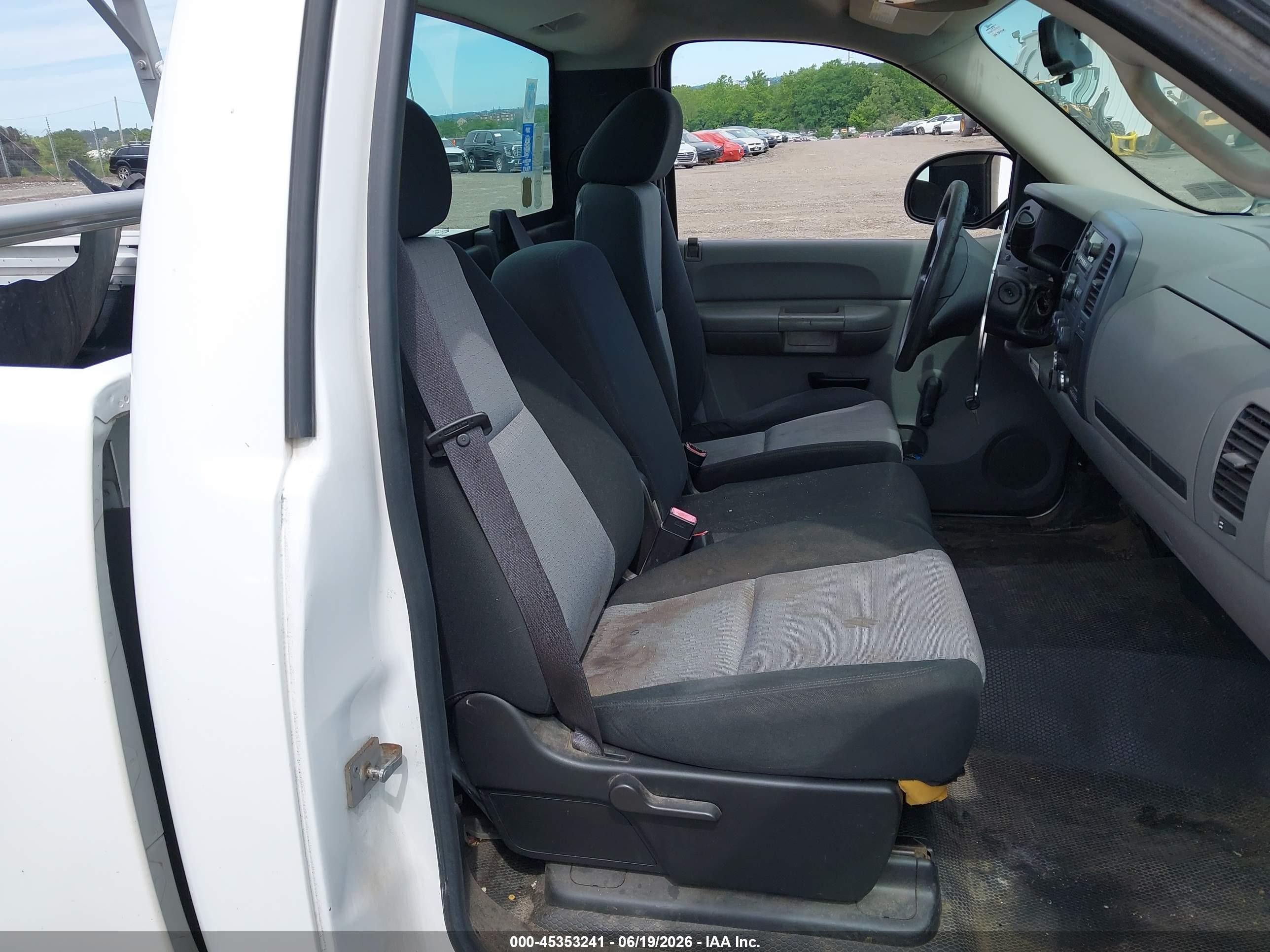 2008 Chevrolet Silverado 1500 Work Truck White vin: 1GCEC14X28Z321524