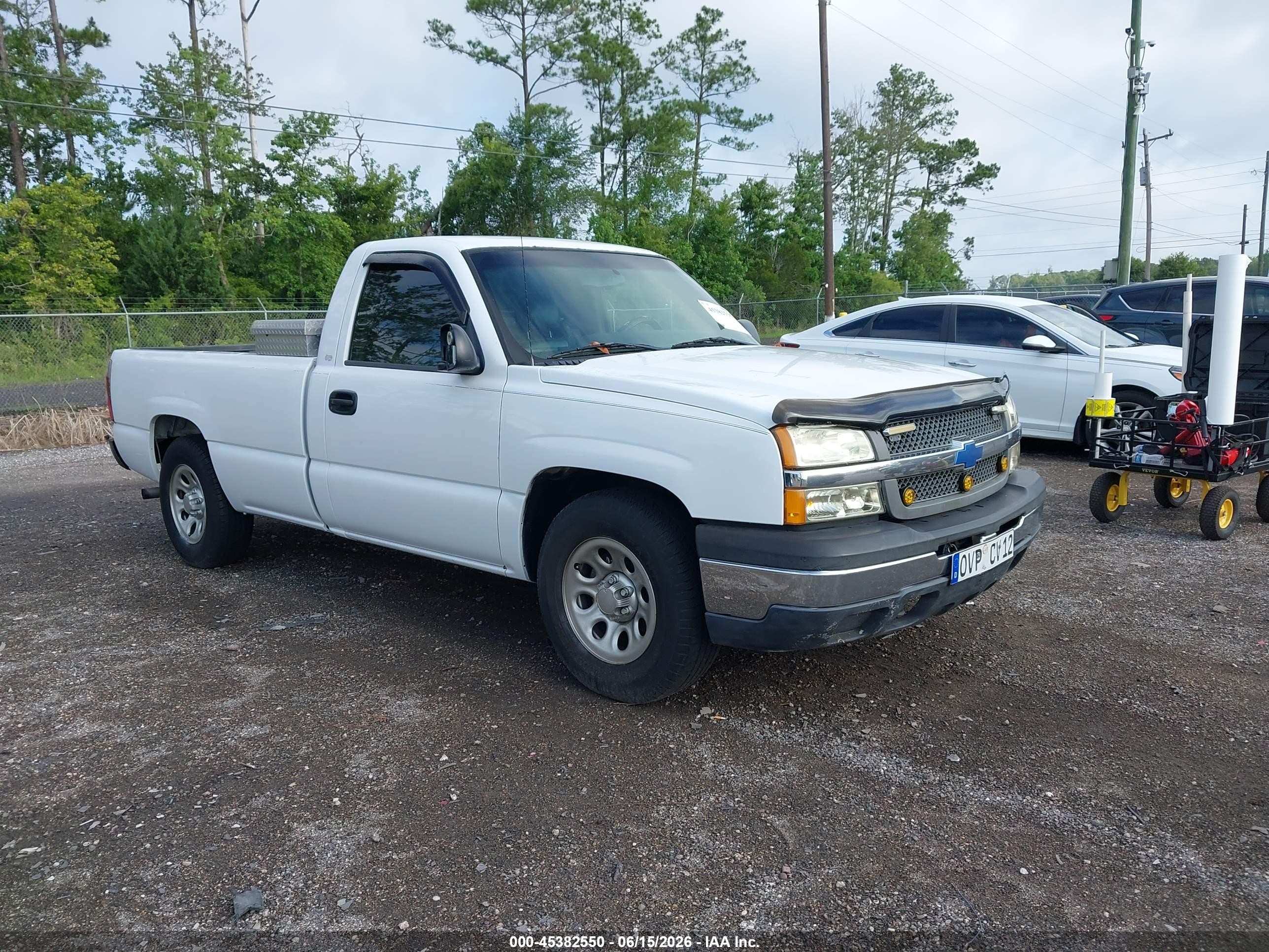 2003 Chevrolet Silverado 1500 Work Truck White vin: 1GCEC14X33Z297095