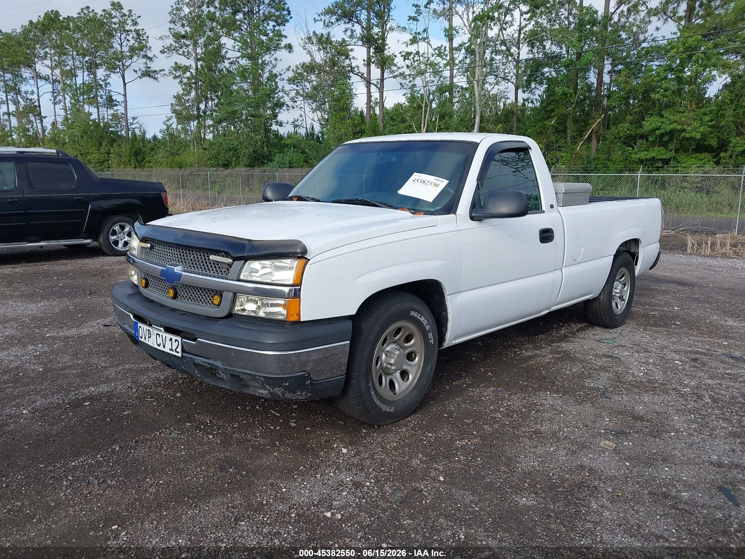 2003 Chevrolet Silverado 1500 Work Truck White vin: 1GCEC14X33Z297095