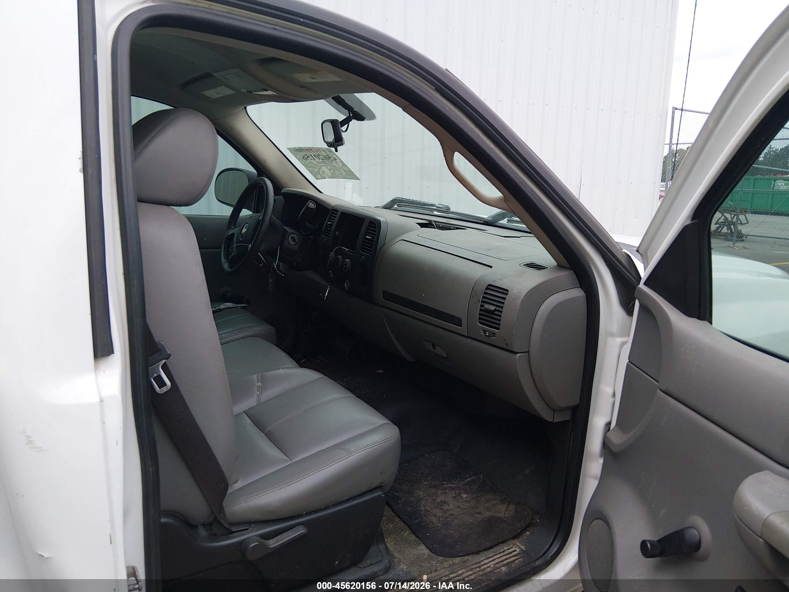 2008 Chevrolet Silverado 1500 Work Truck White vin: 1GCEC14X38Z239284