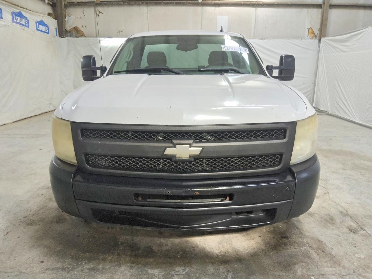 2009 Chevrolet Silverado C1500 White vin: 1GCEC14X39Z151725