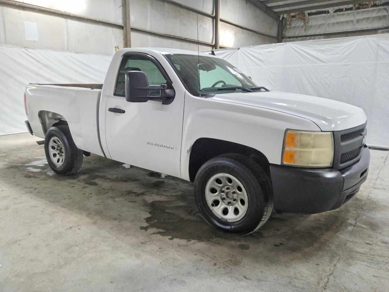 2009 Chevrolet Silverado C1500 White vin: 1GCEC14X39Z151725