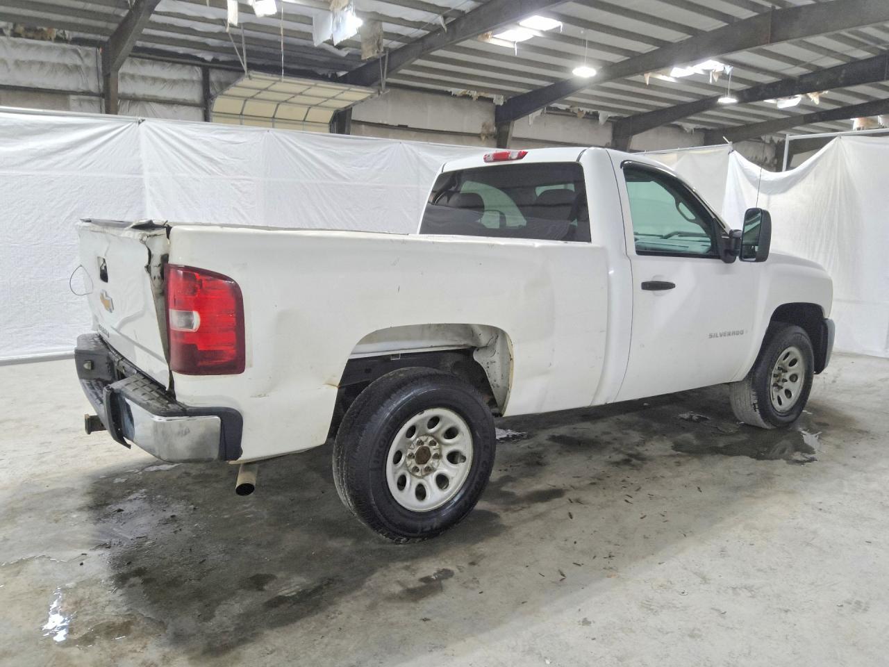 2009 Chevrolet Silverado C1500 White vin: 1GCEC14X39Z151725