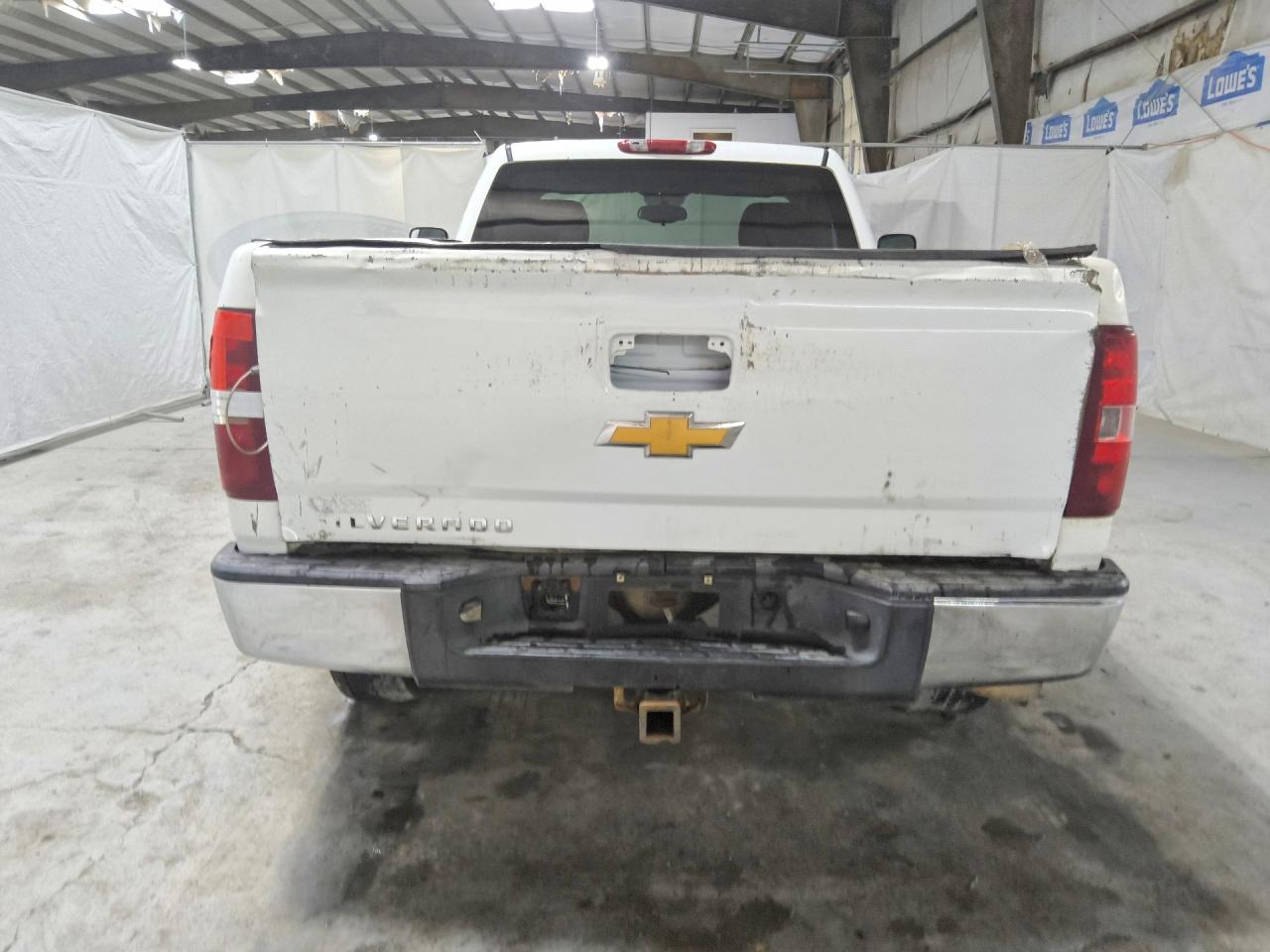 2009 Chevrolet Silverado C1500 White vin: 1GCEC14X39Z151725