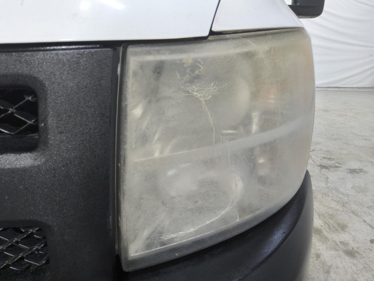 2009 Chevrolet Silverado C1500 White vin: 1GCEC14X39Z151725 Damage: Left Head Lamp, Cracked, Replacement Required