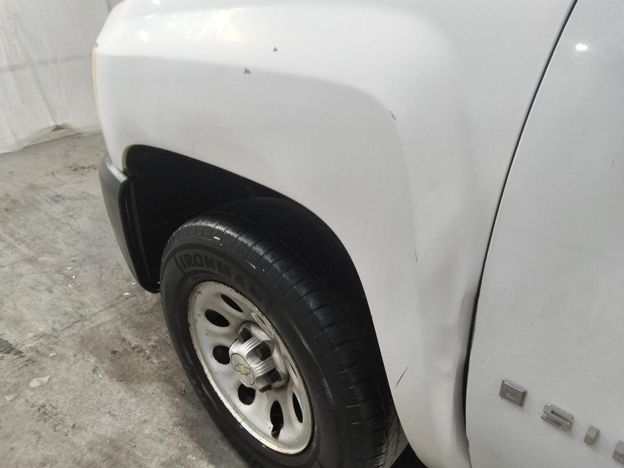 2009 Chevrolet Silverado C1500 White vin: 1GCEC14X39Z151725 Damage: Left Front Fender, Dent(S) W/ Paint Dmg, > 12 Inches
