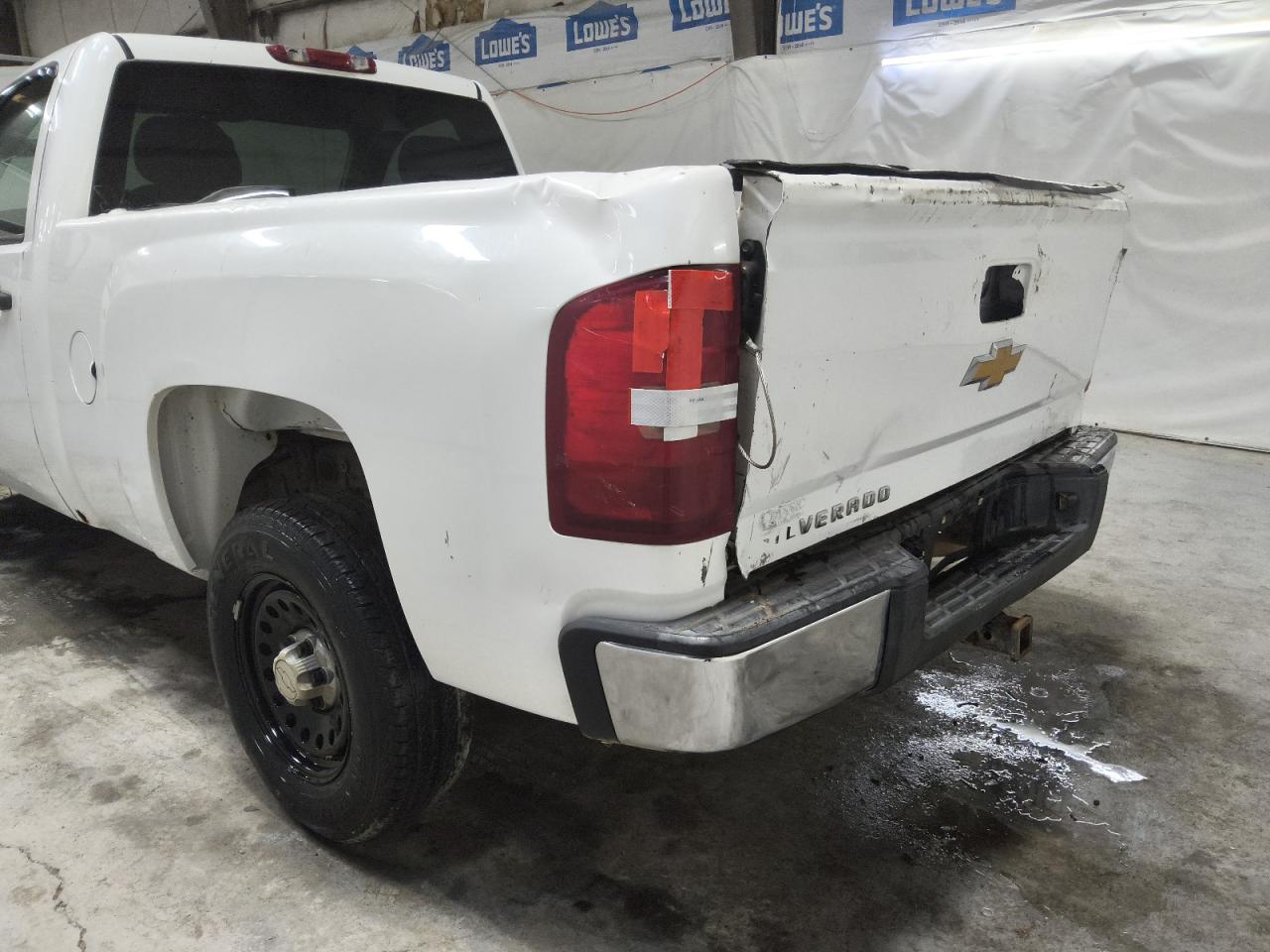 2009 Chevrolet Silverado C1500 White vin: 1GCEC14X39Z151725 Damage: Left Bed Side, Dent(S) W/ Paint Dmg, > 12 Inches