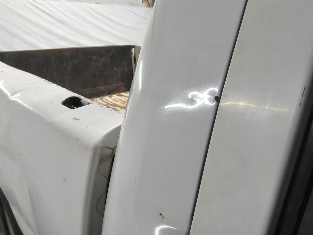 2009 Chevrolet Silverado C1500 White vin: 1GCEC14X39Z151725 Damage: R Cab Corner Panel, Multiple Dents/Paint Damage, 2