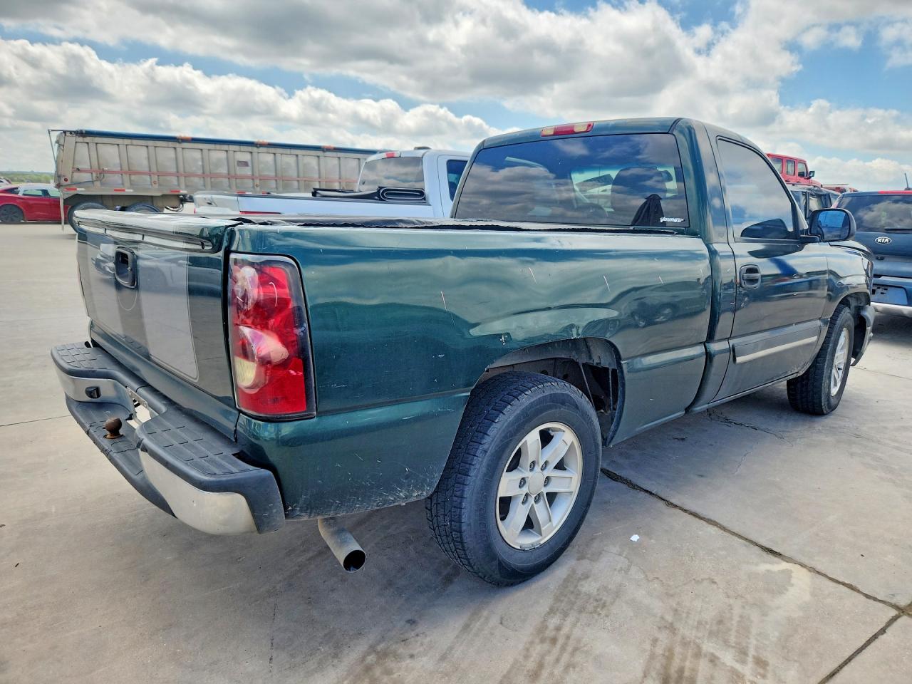 2004 Chevrolet Silverado C1500 Green vin: 1GCEC14X44Z165884