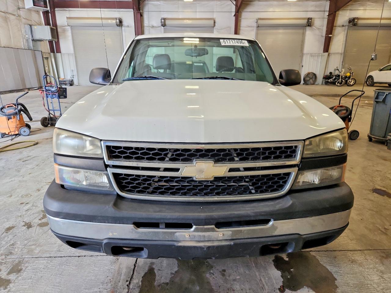 2006 Chevrolet Silverado C1500 White vin: 1GCEC14X46Z301711
