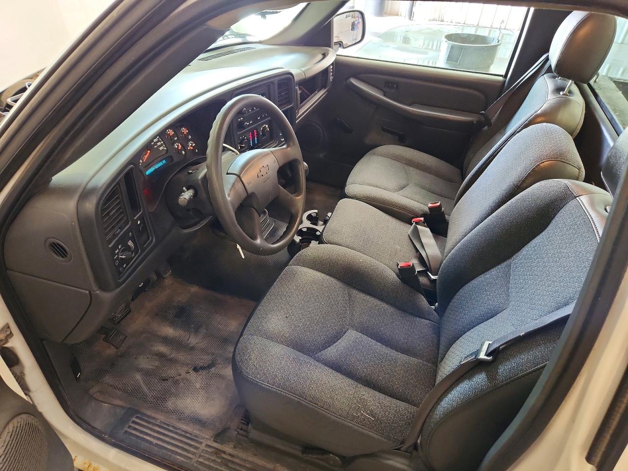 2006 Chevrolet Silverado C1500 White vin: 1GCEC14X46Z301711