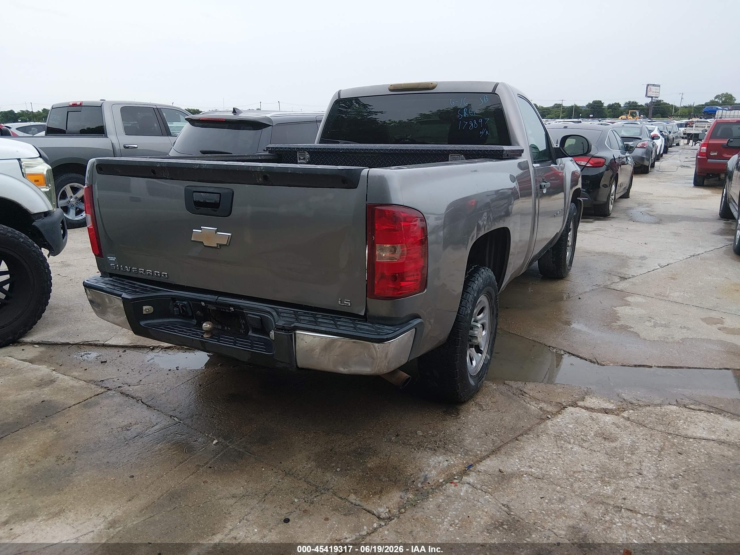 2008 Chevrolet Silverado 1500 Work Truck Gray vin: 1GCEC14X48Z178897