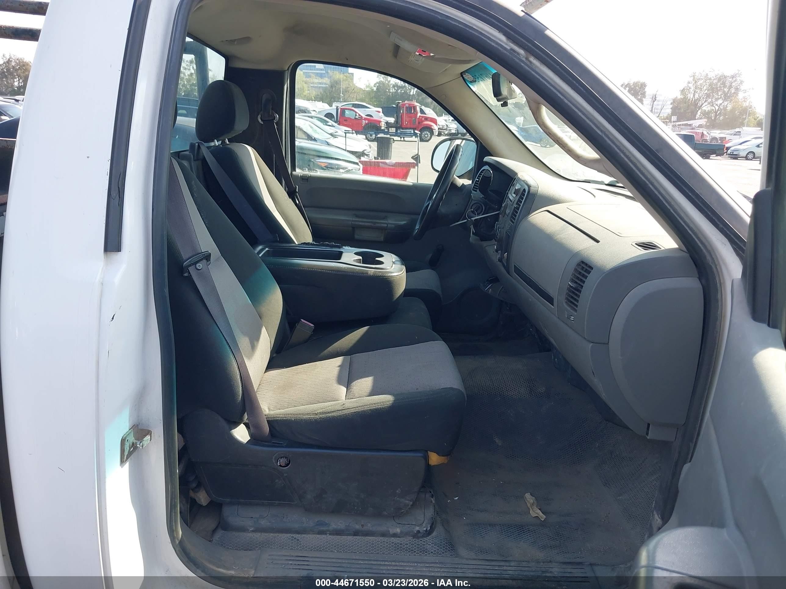 2008 Chevrolet Silverado 1500 Work Truck Белый vin: 1GCEC14X48Z260466