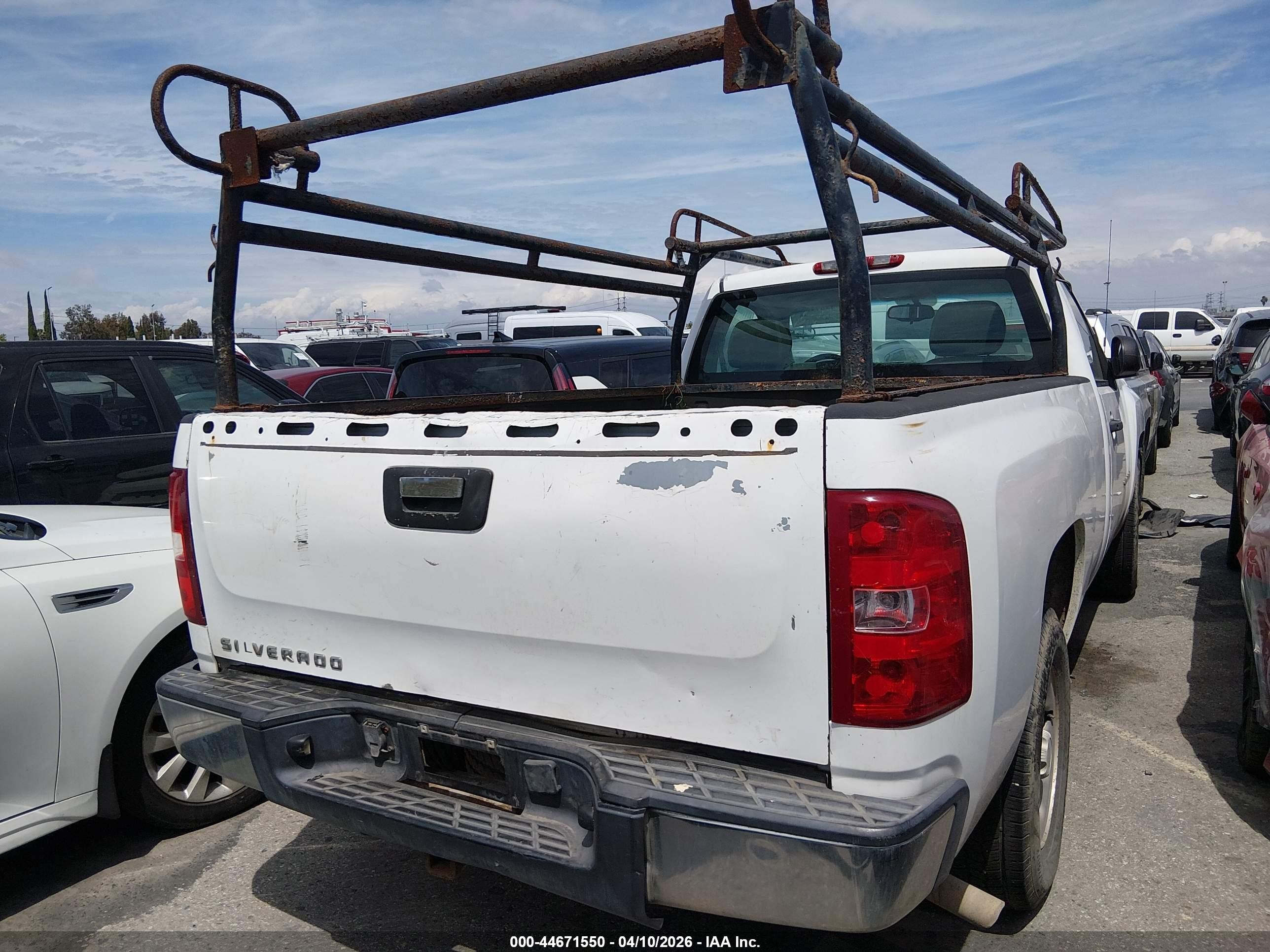 2008 Chevrolet Silverado 1500 Work Truck Белый vin: 1GCEC14X48Z260466