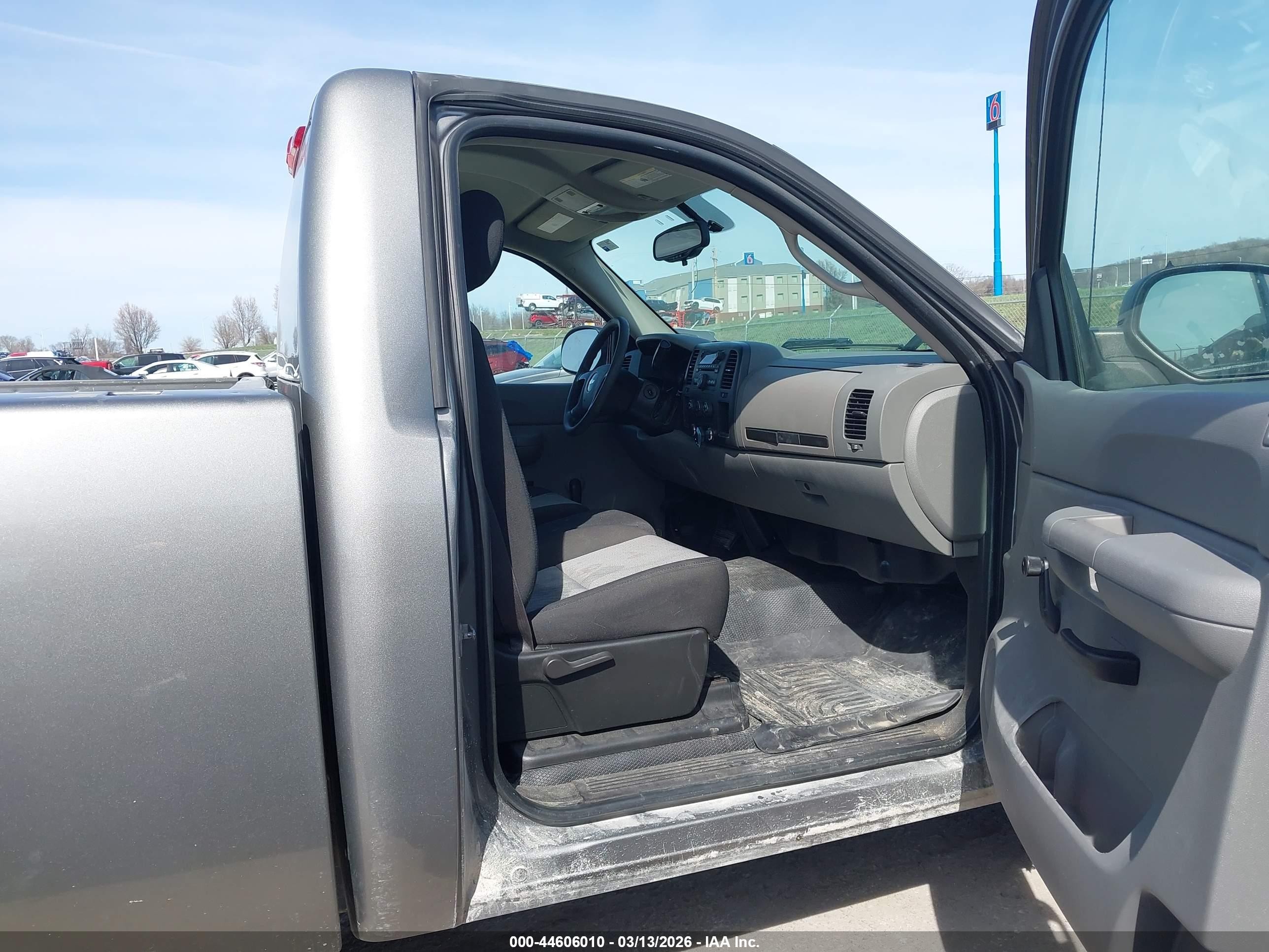 2008 Chevrolet Silverado 1500 Work Truck Gray vin: 1GCEC14X48Z273122