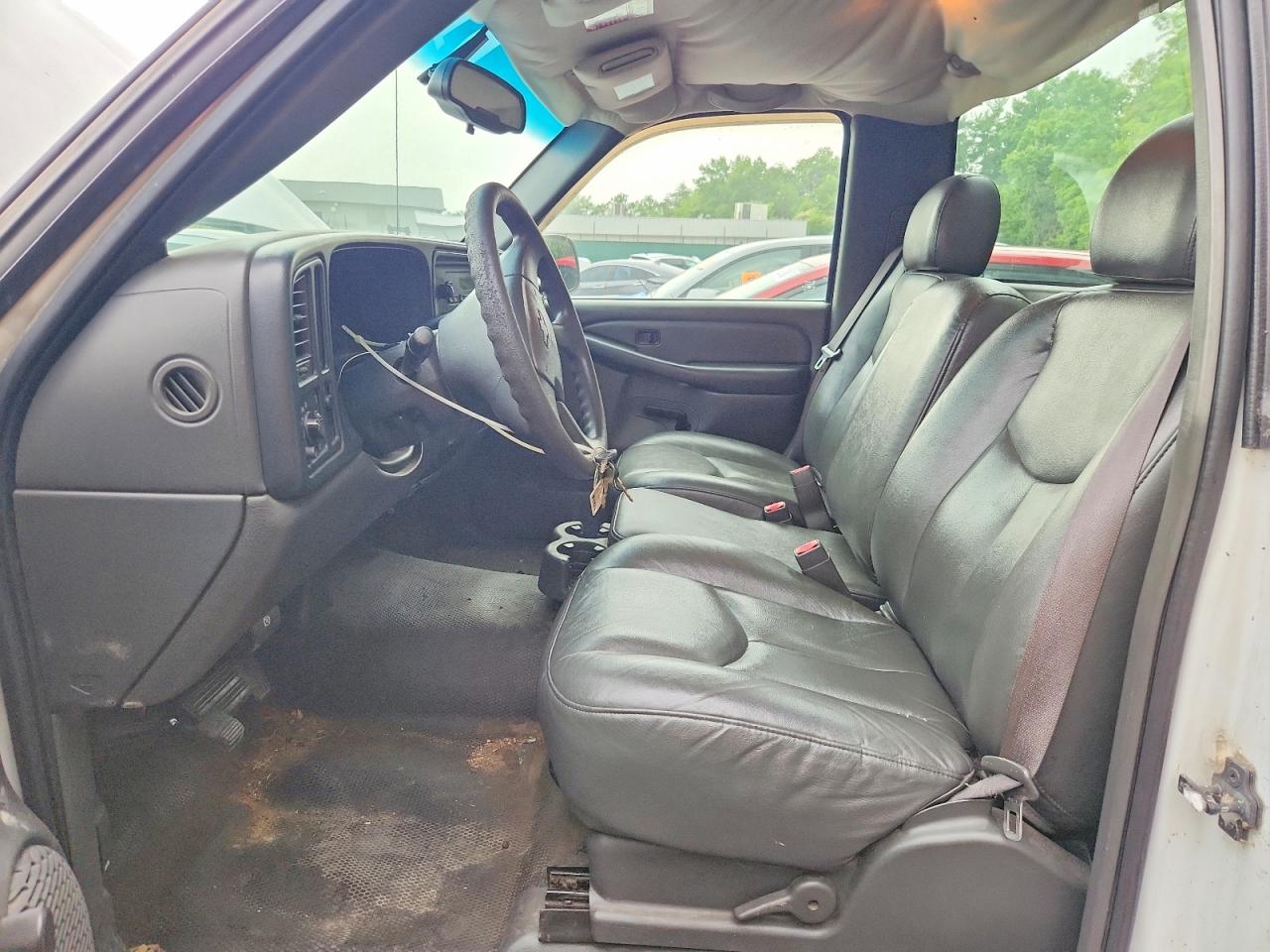 2003 Chevrolet Silverado C1500 White vin: 1GCEC14X53Z113629