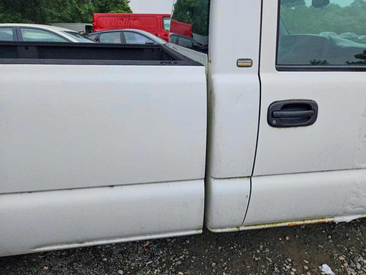 2003 Chevrolet Silverado C1500 White vin: 1GCEC14X53Z113629