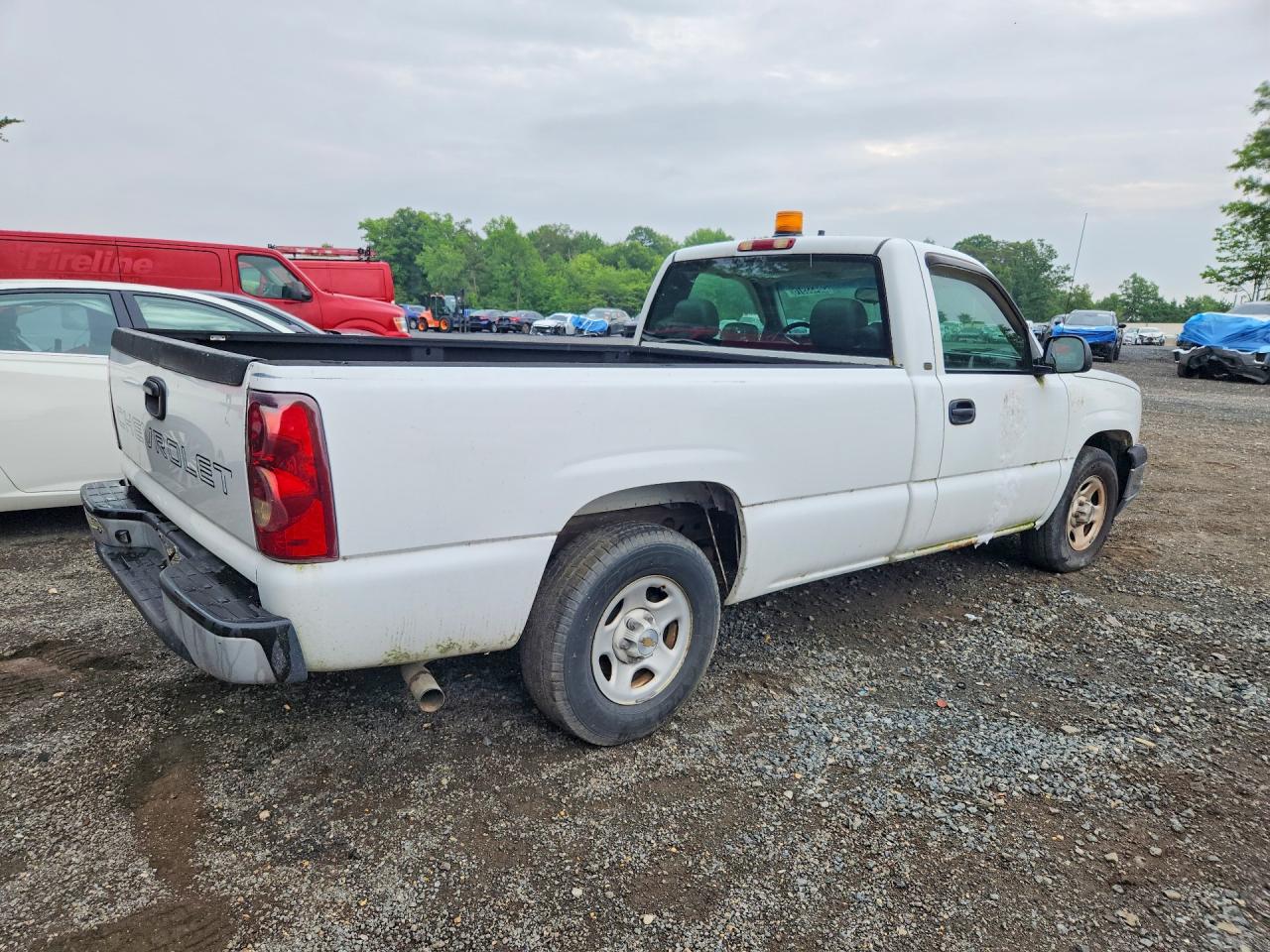 2003 Chevrolet Silverado C1500 White vin: 1GCEC14X53Z113629