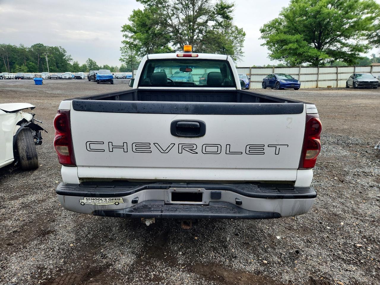 2003 Chevrolet Silverado C1500 White vin: 1GCEC14X53Z113629