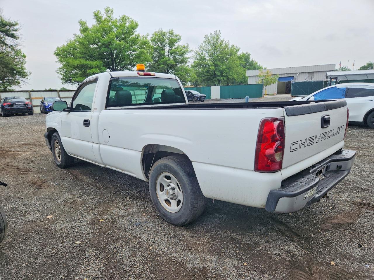 2003 Chevrolet Silverado C1500 White vin: 1GCEC14X53Z113629