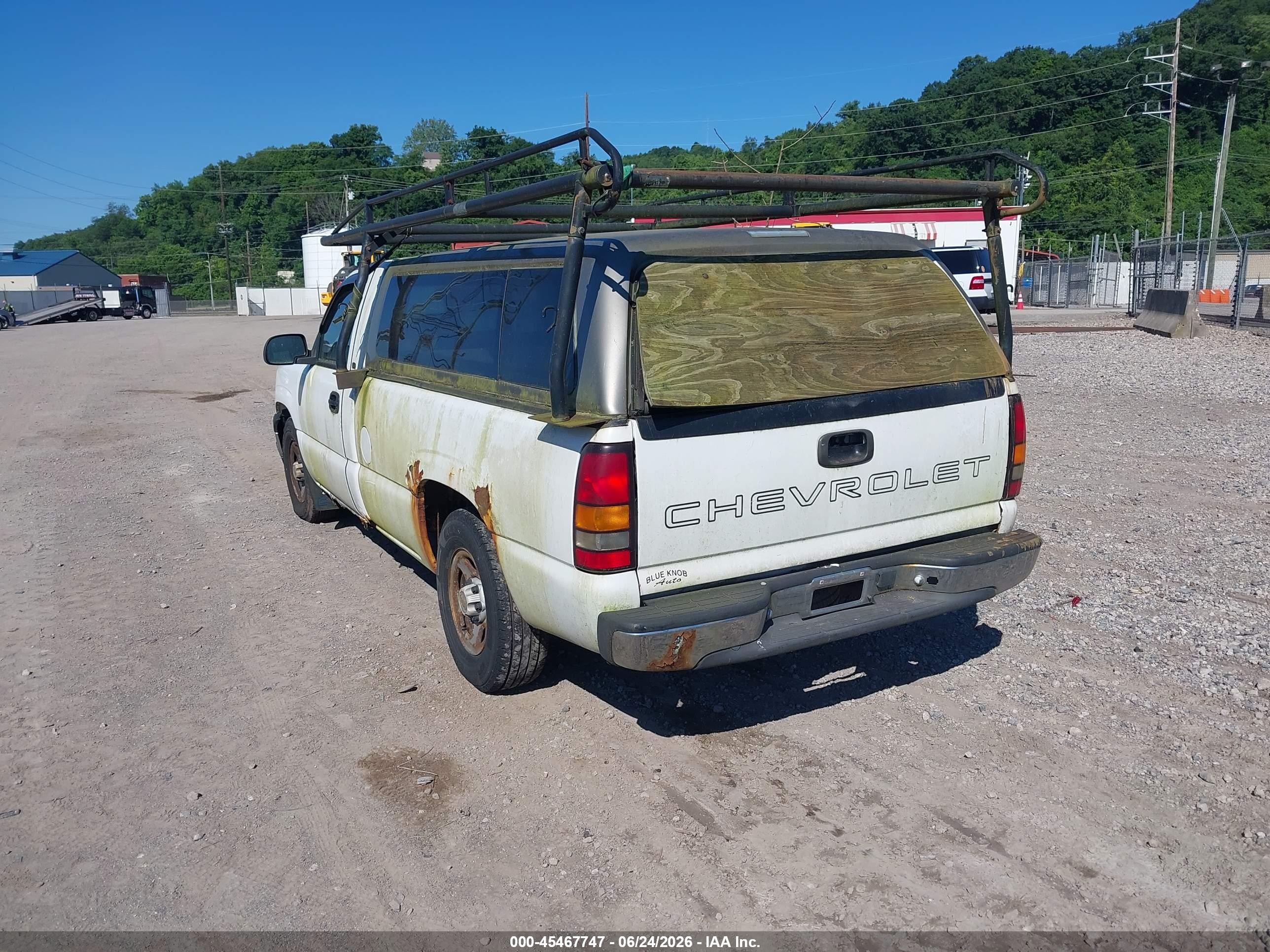 2004 Chevrolet Silverado 1500 Work Truck White vin: 1GCEC14X54Z262723