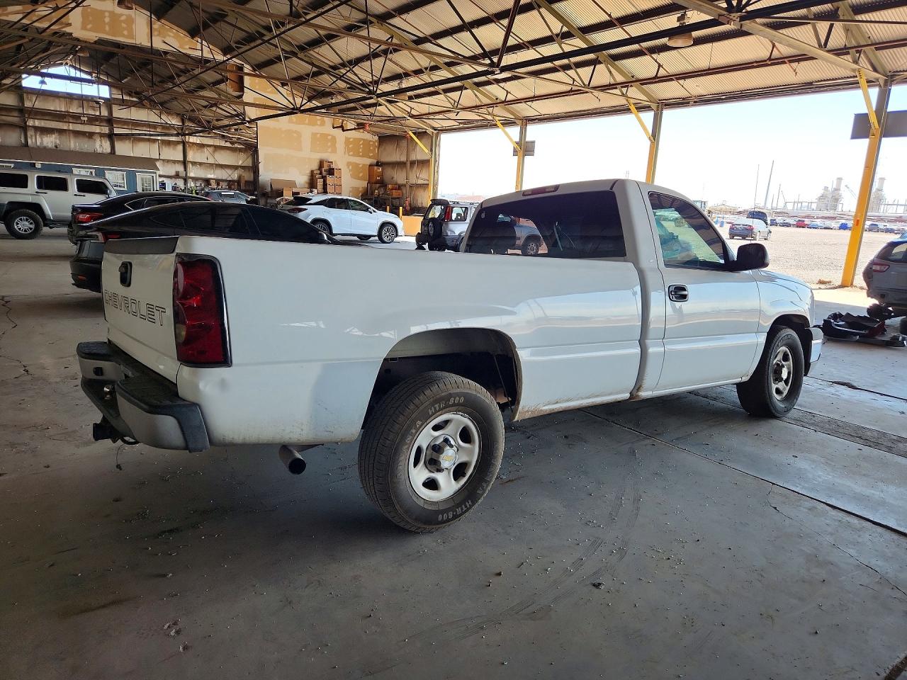2004 Chevrolet Silverado C1500 White vin: 1GCEC14X54Z352521