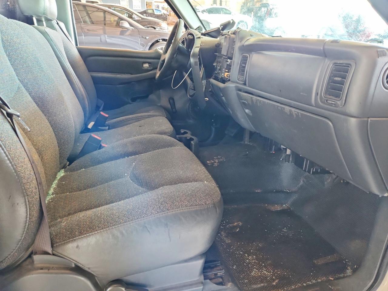 2004 Chevrolet Silverado C1500 White vin: 1GCEC14X54Z352521