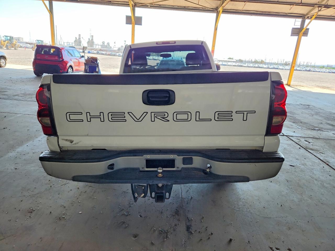 2004 Chevrolet Silverado C1500 White vin: 1GCEC14X54Z352521