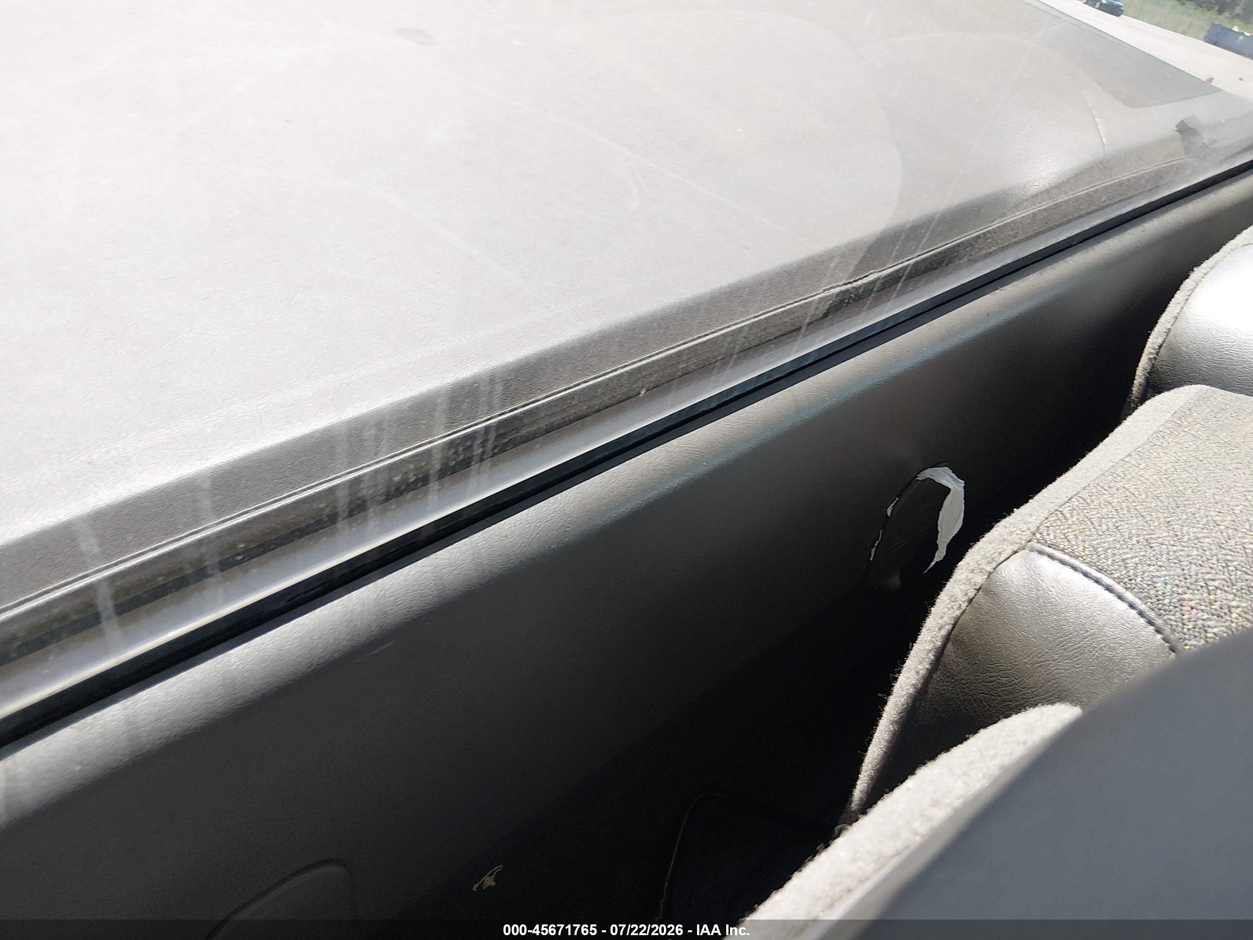 2005 Chevrolet Silverado 1500   Silver vin: 1GCEC14X55Z112872