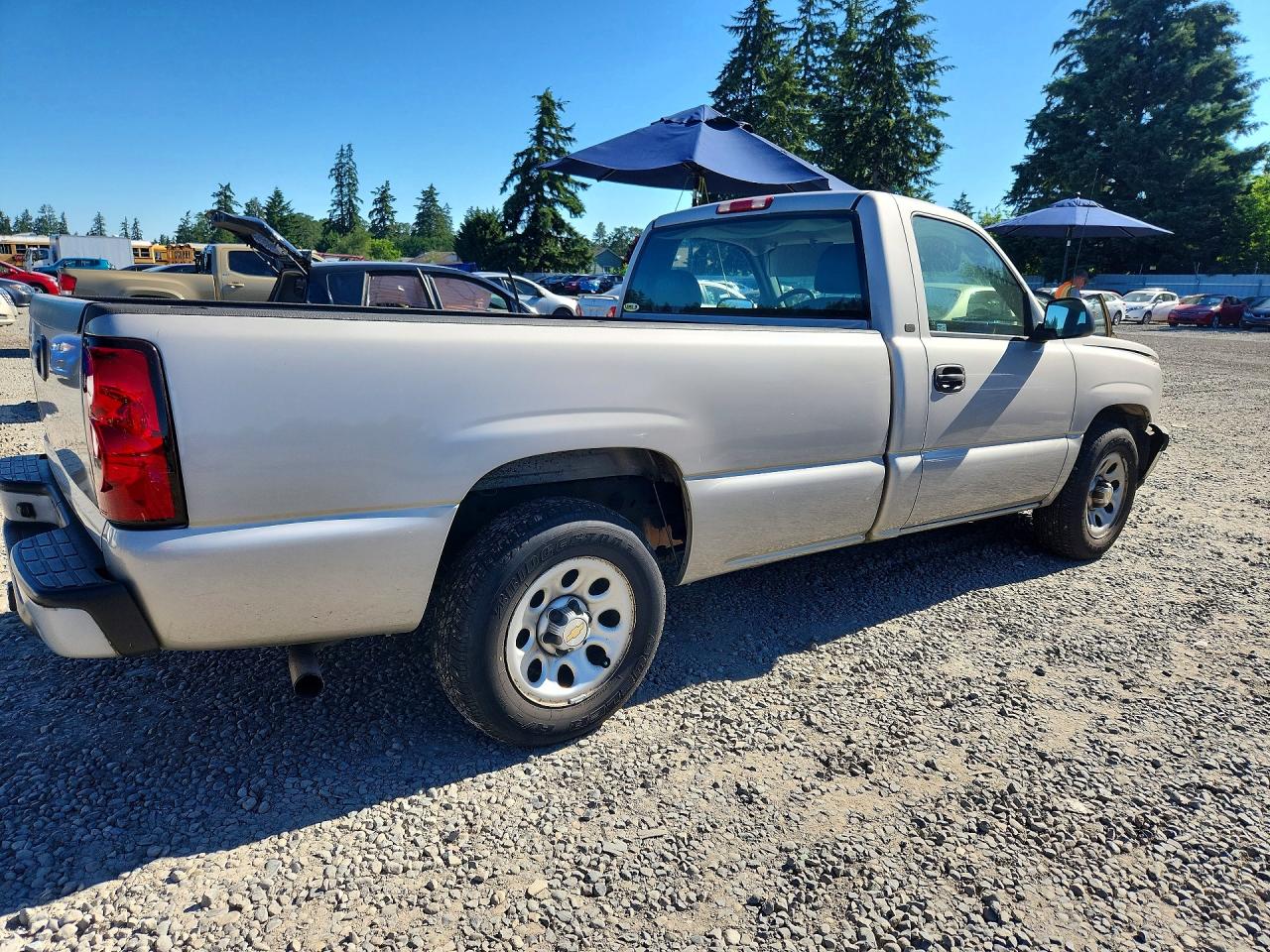 2005 Chevrolet Silverado C1500 Silver vin: 1GCEC14X55Z134127