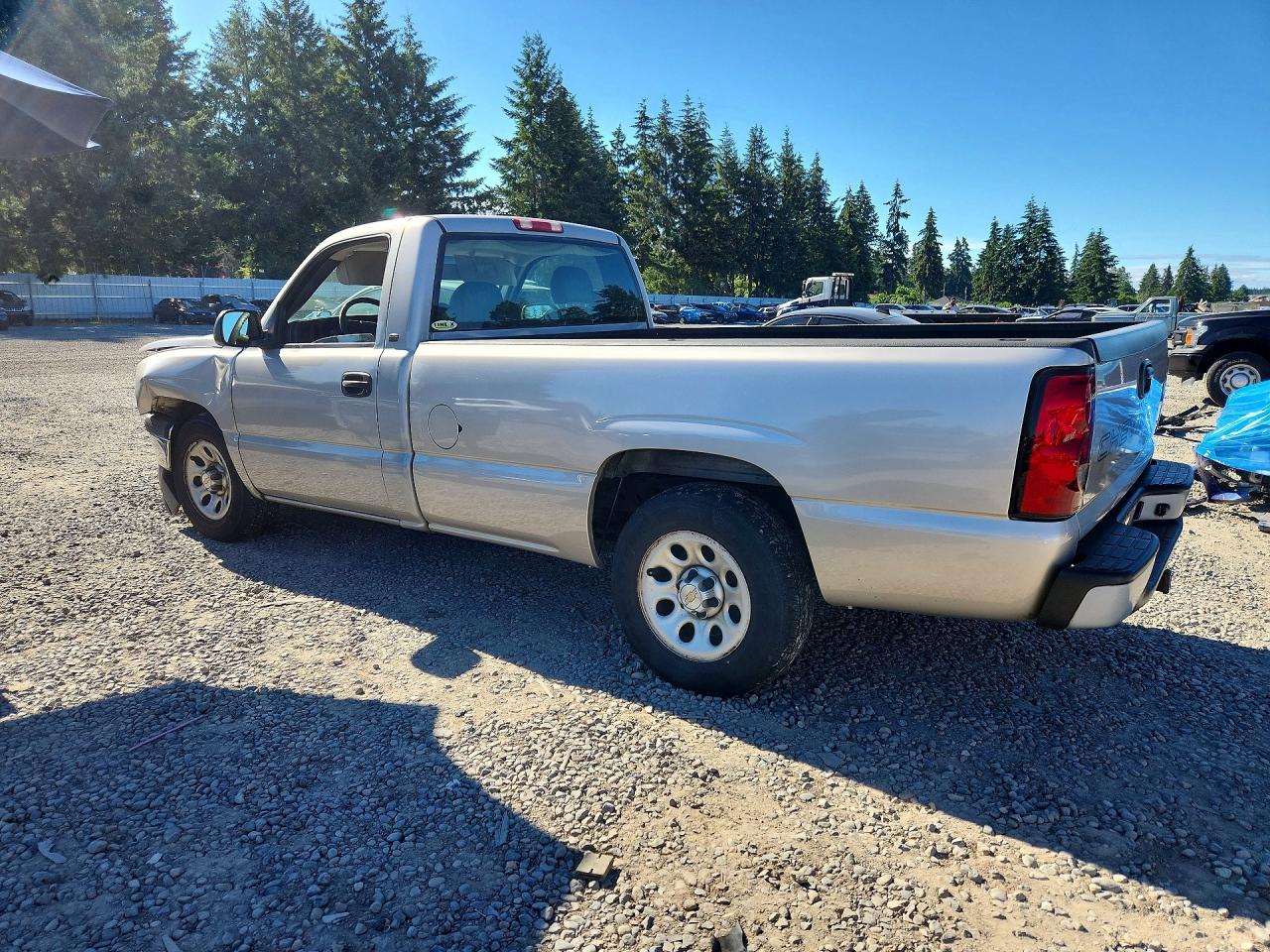 2005 Chevrolet Silverado C1500 Silver vin: 1GCEC14X55Z134127