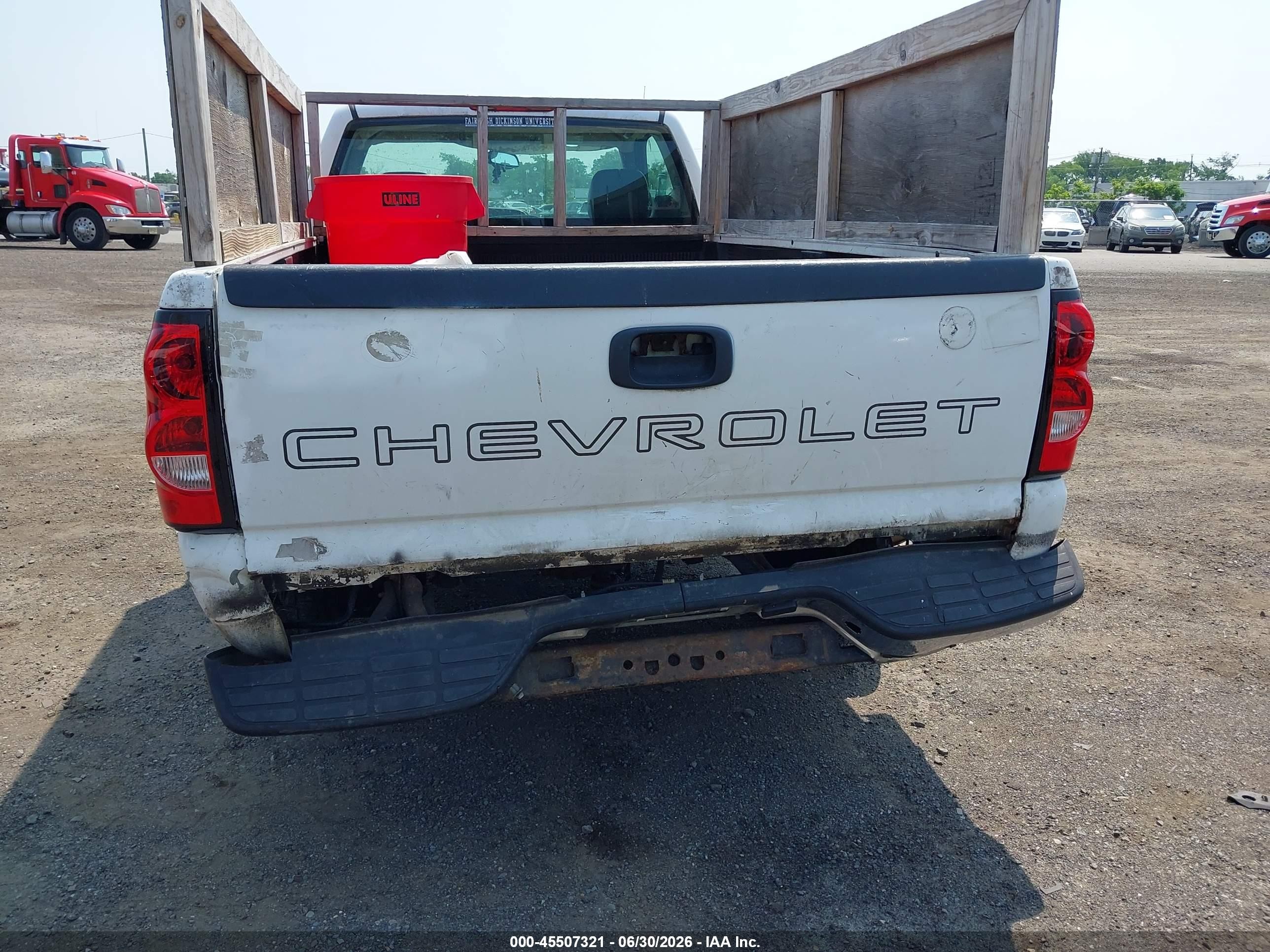 2005 Chevrolet Silverado 1500 Work Truck White vin: 1GCEC14X55Z305586