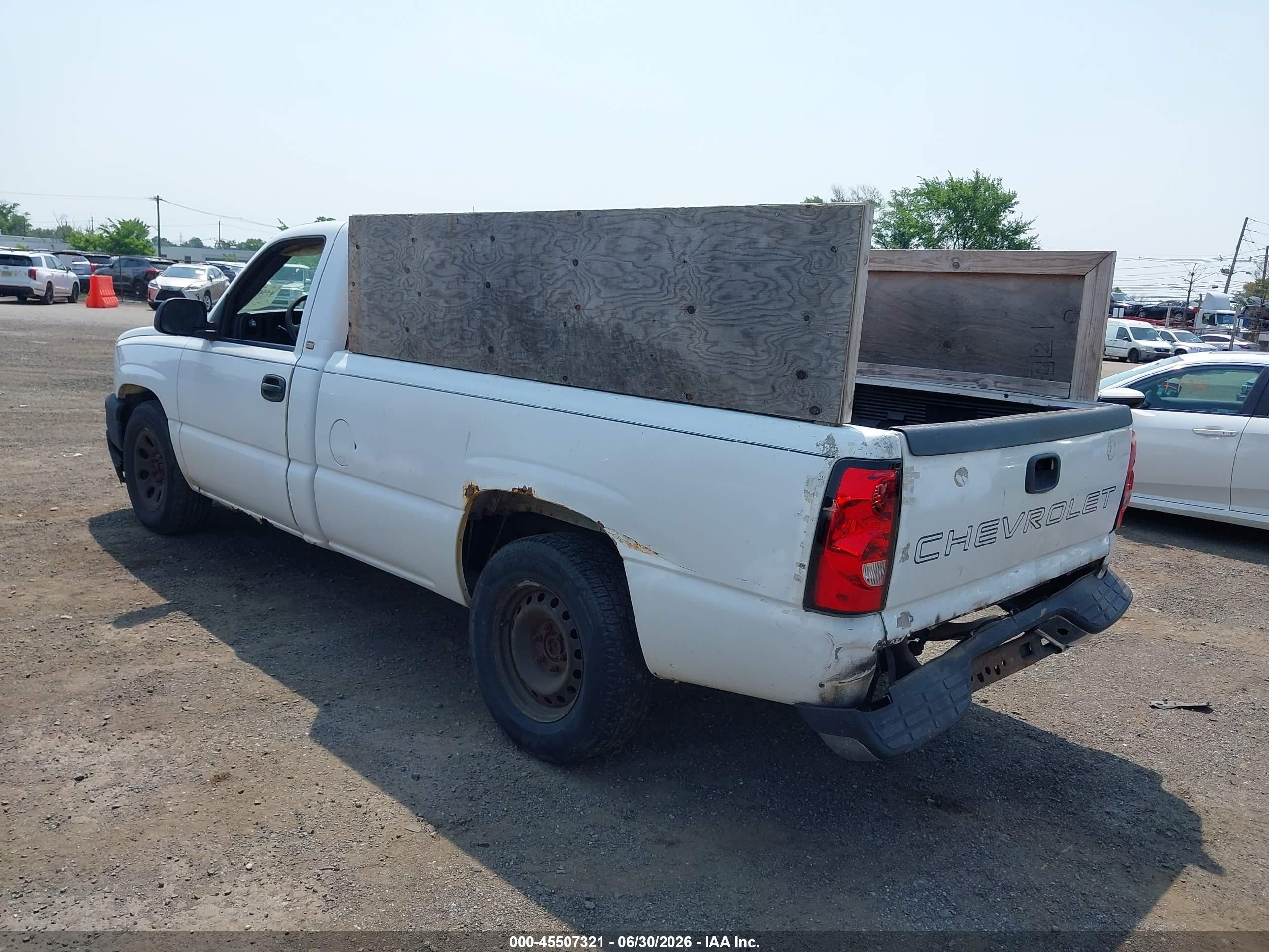 2005 Chevrolet Silverado 1500 Work Truck White vin: 1GCEC14X55Z305586