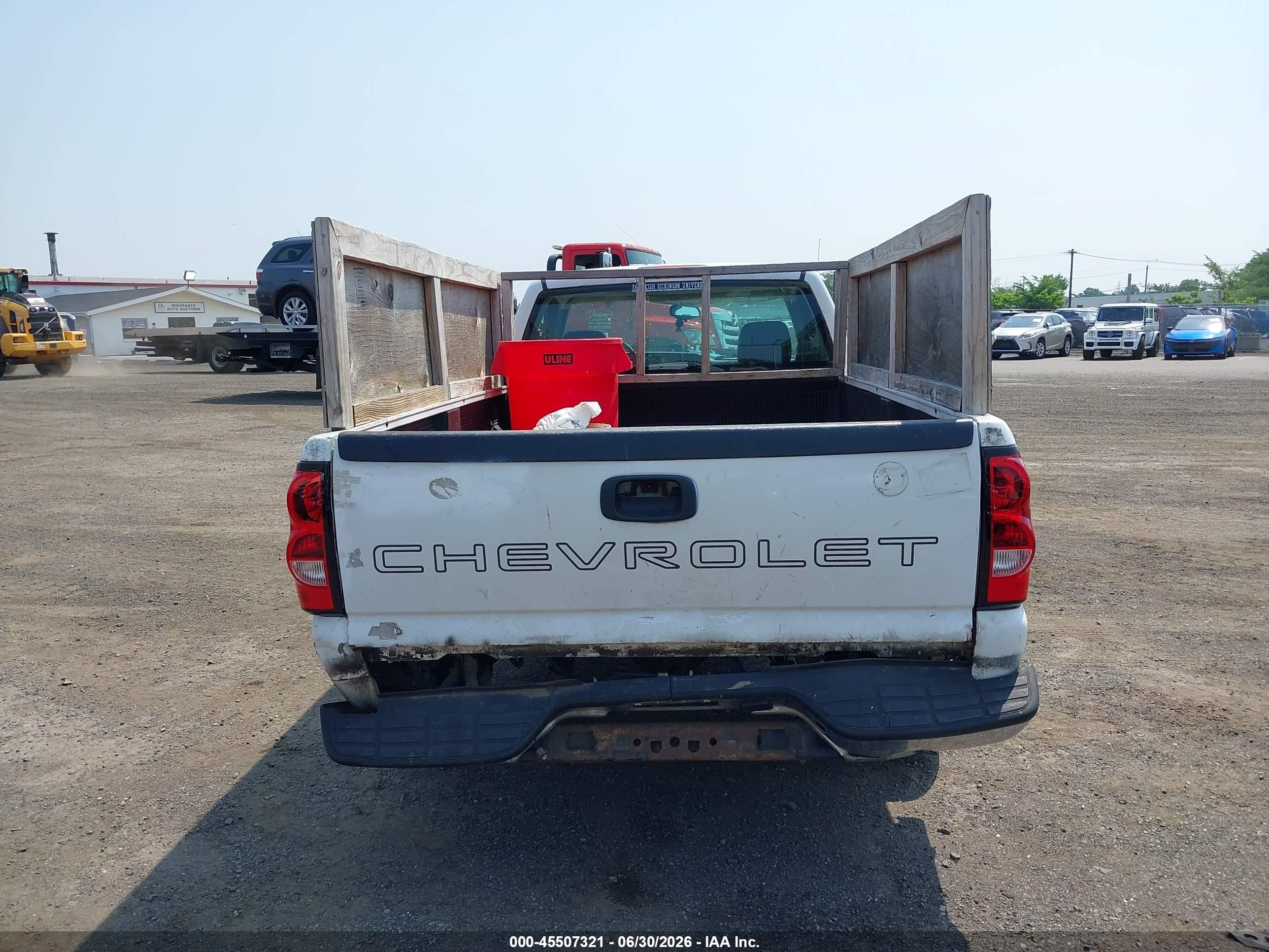 2005 Chevrolet Silverado 1500 Work Truck White vin: 1GCEC14X55Z305586