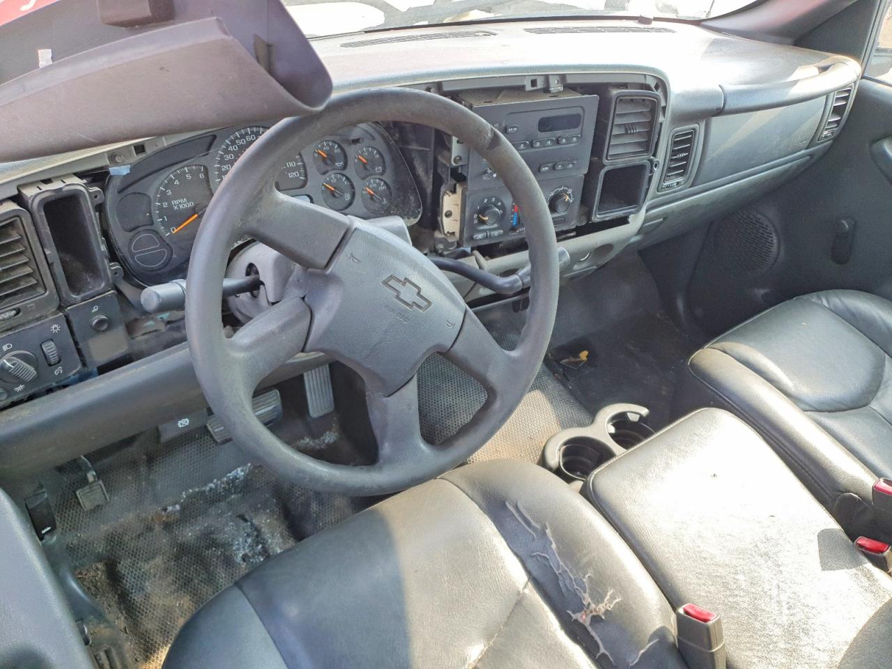 2005 Chevrolet Silverado C1500 Red vin: 1GCEC14X55Z315812