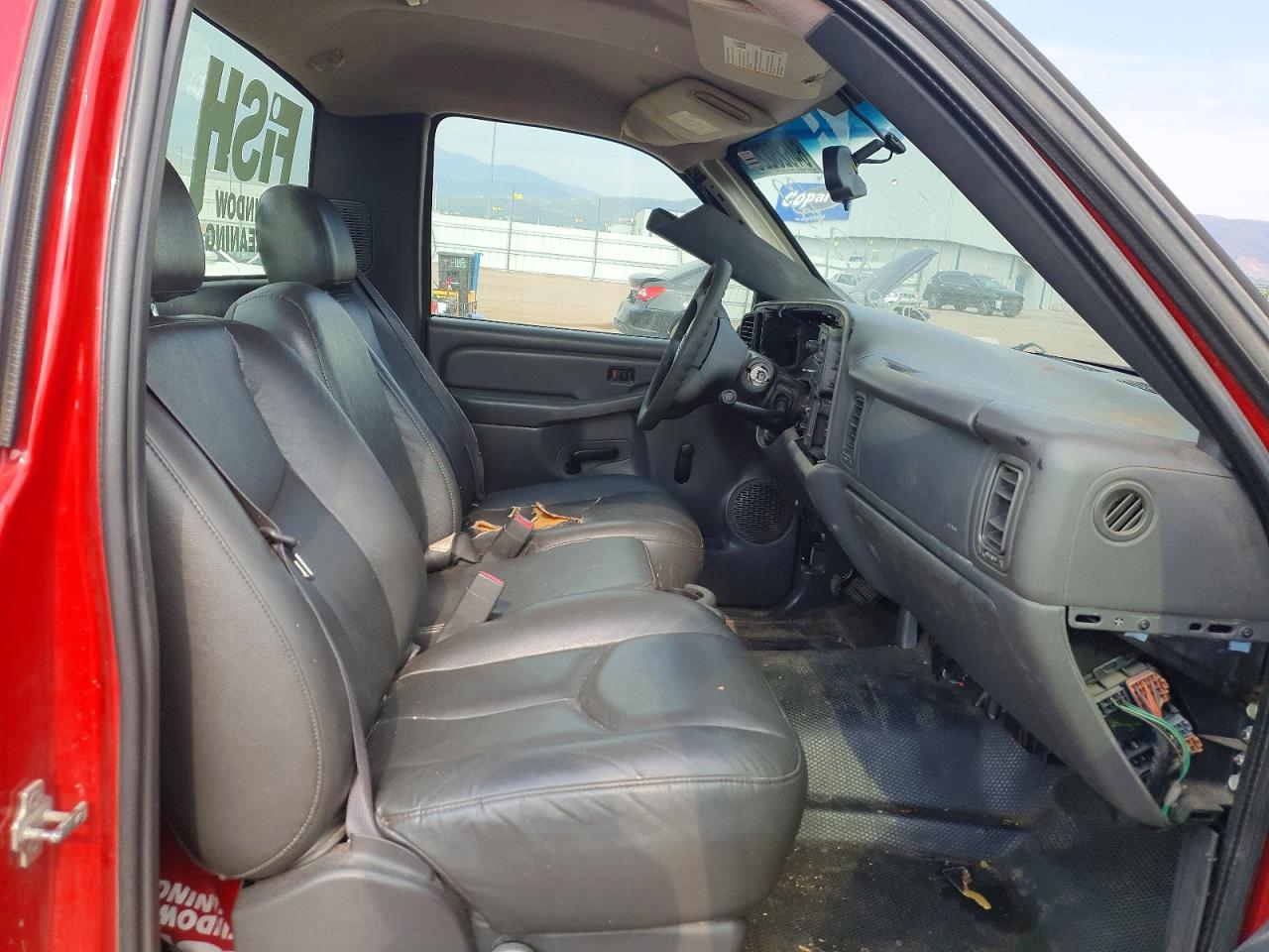 2005 Chevrolet Silverado C1500 Red vin: 1GCEC14X55Z315812