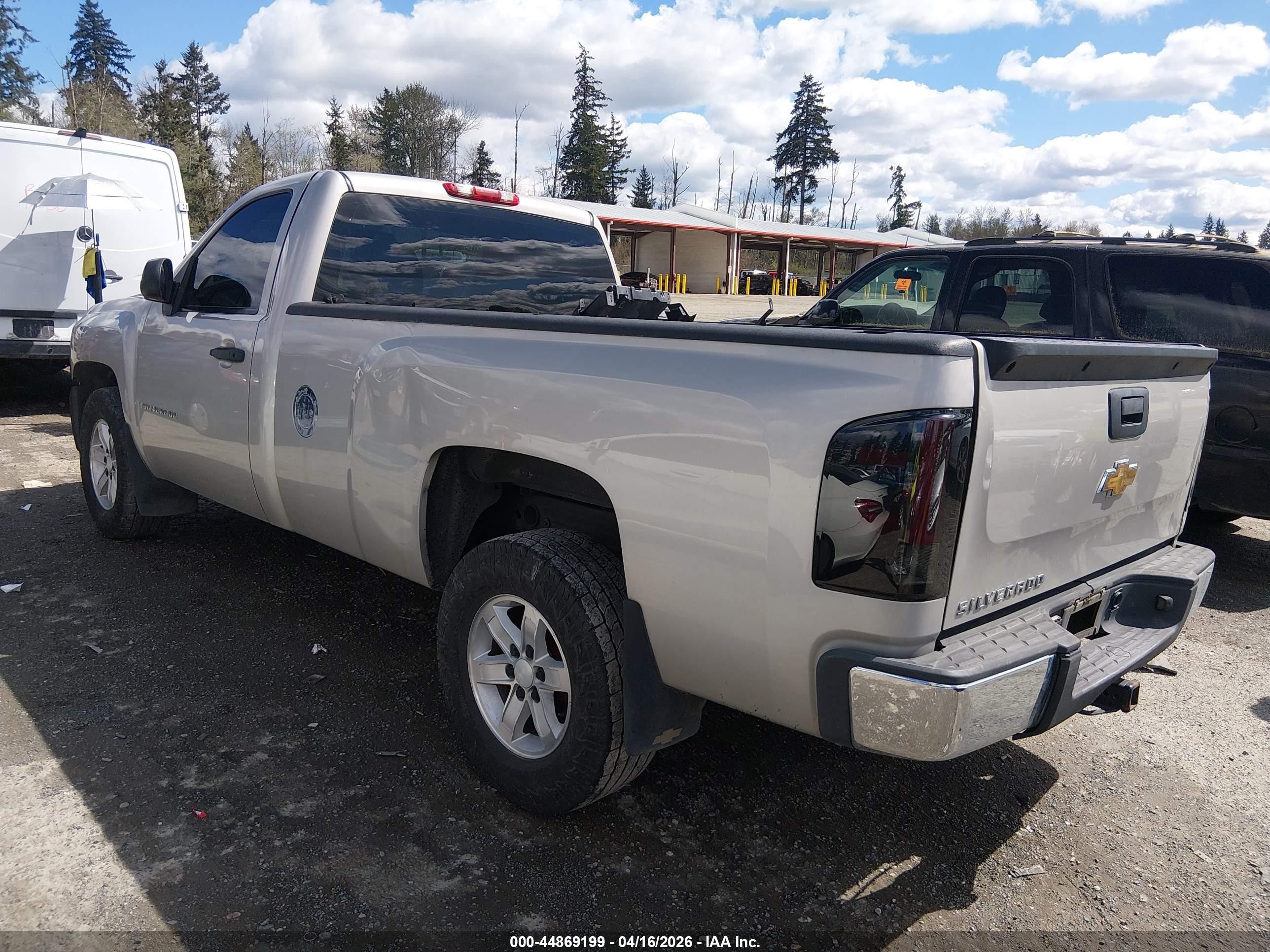 2008 Chevrolet Silverado 1500 Work Truck Silver vin: 1GCEC14X58Z112794