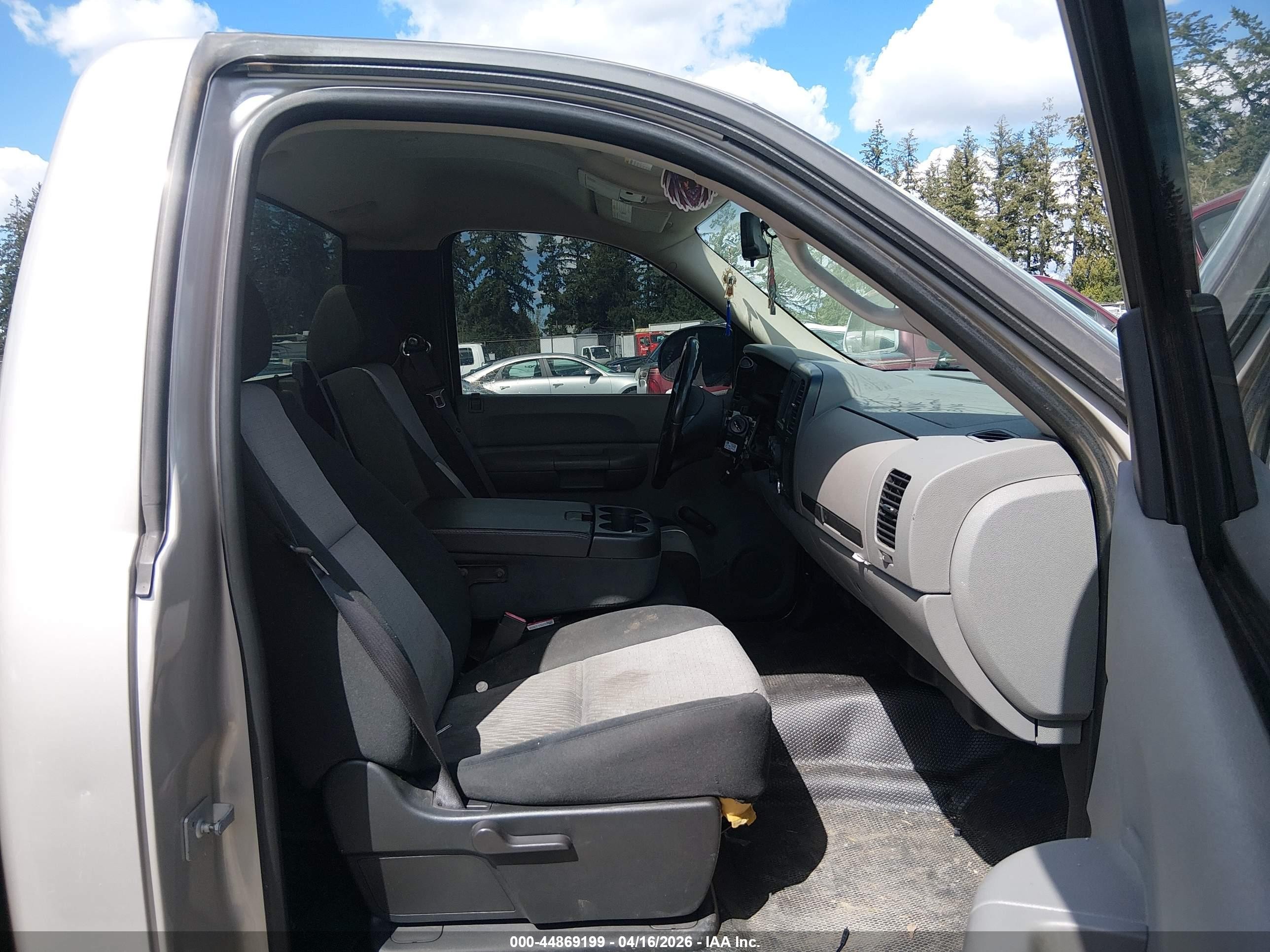 2008 Chevrolet Silverado 1500 Work Truck Silver vin: 1GCEC14X58Z112794